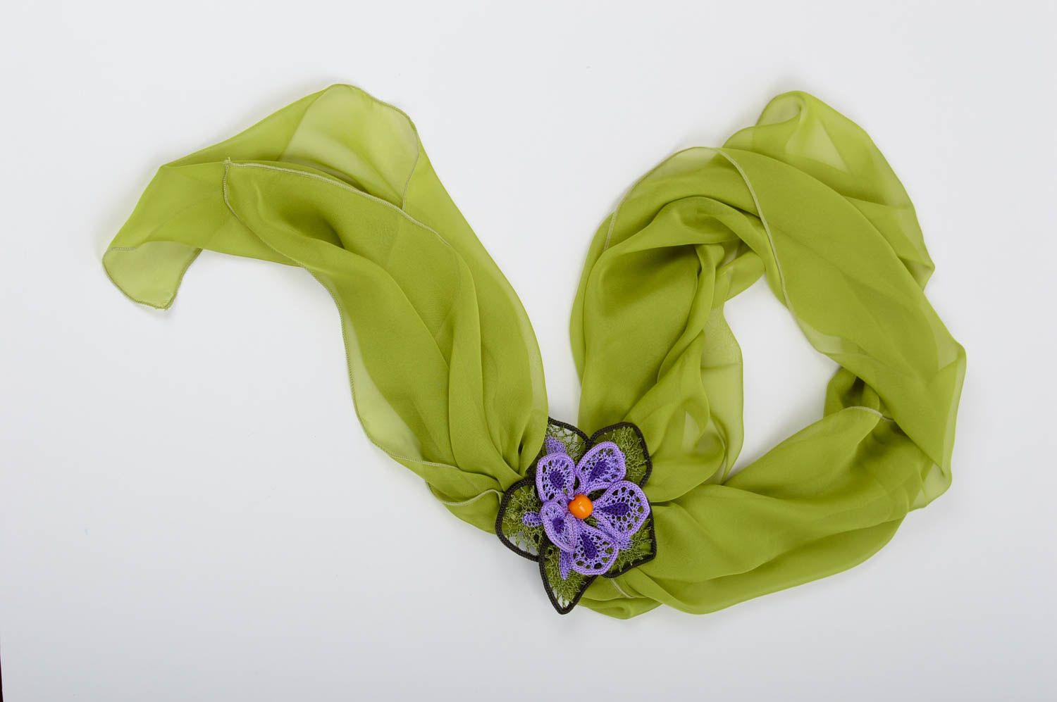 Écharpe tissu Foulard femme fait main de soie vert avec broche Cadeau femme photo 1