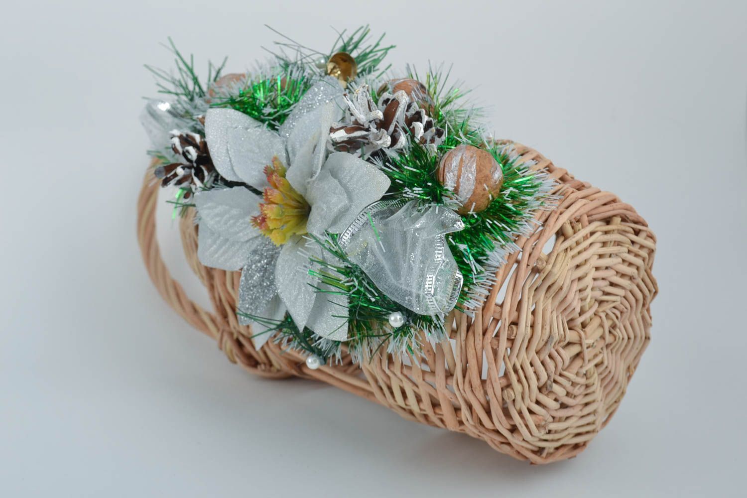 Beautiful handmade Easter basket ideas unusual woven basket Easter accessories photo 1