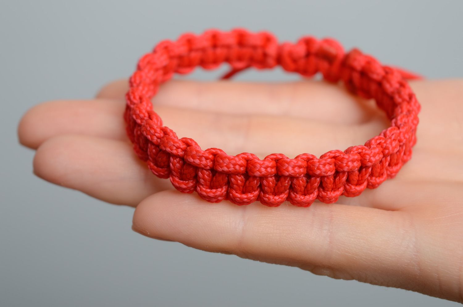 Red macrame woven polyester cord bracelet photo 3