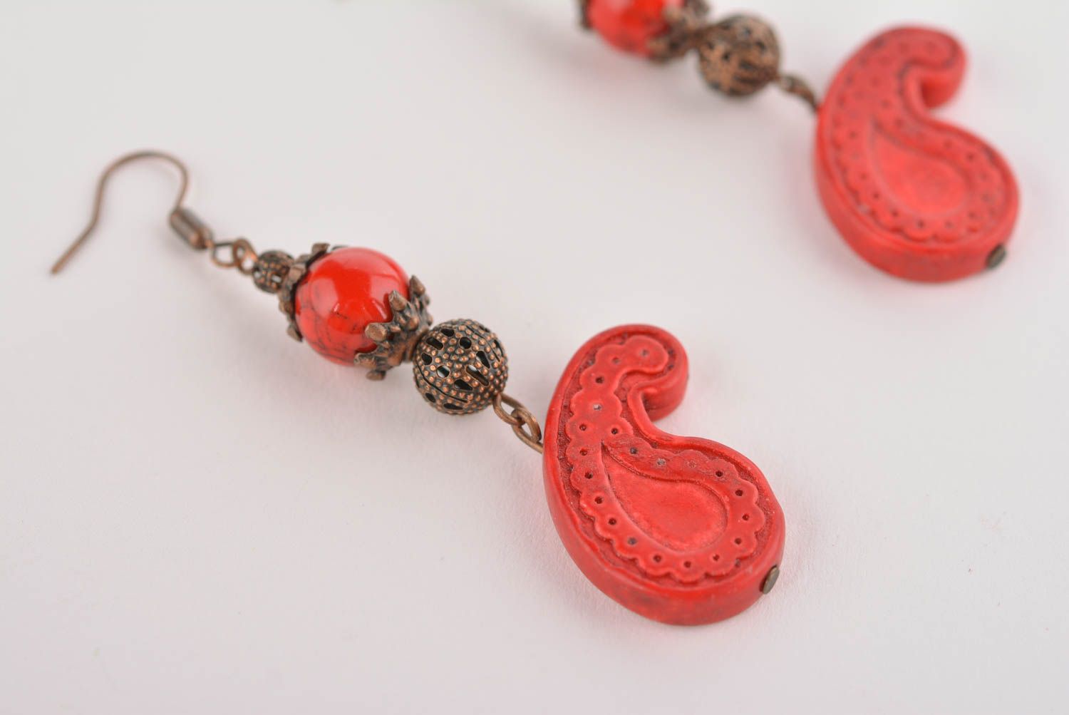 Boucles d'oreilles en corail Bijou fait main rouges pendantes Cadeau pour femme photo 1