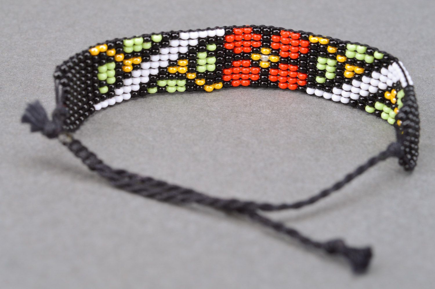 Large bracelet de perles de rocaille noir à motif floral multicolore fait main photo 4