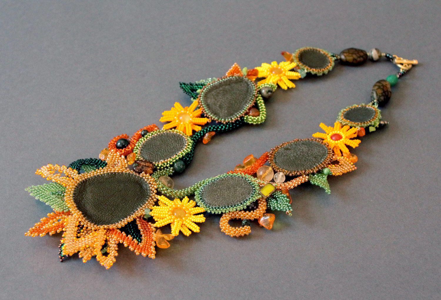 Collier fait main de pierres naturelles et grains de verre tchèques 'Charme de l'automne' photo 4
