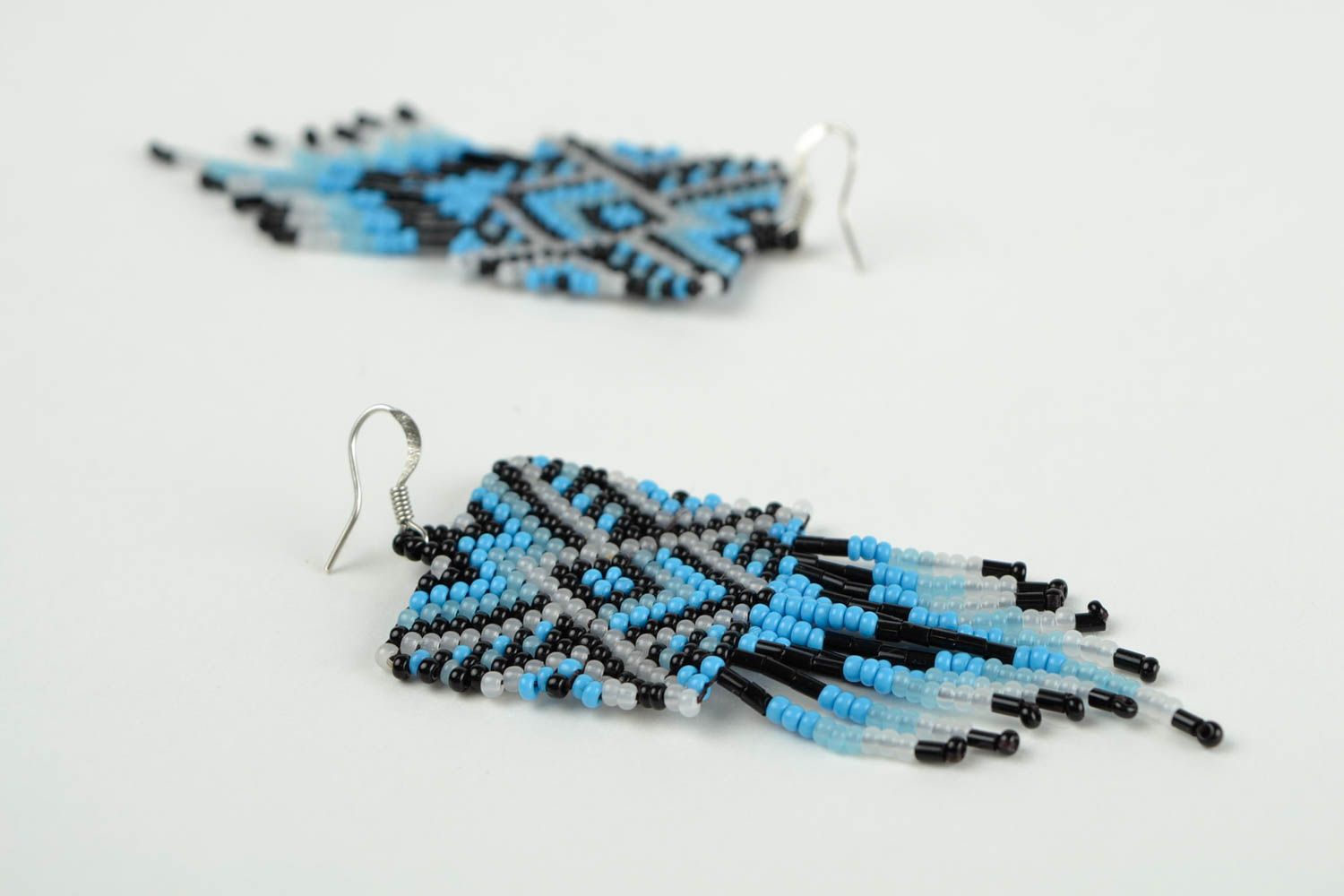 Серьги ручной работы модные серьги длинные авторские голубые серьги из бисера фото 5