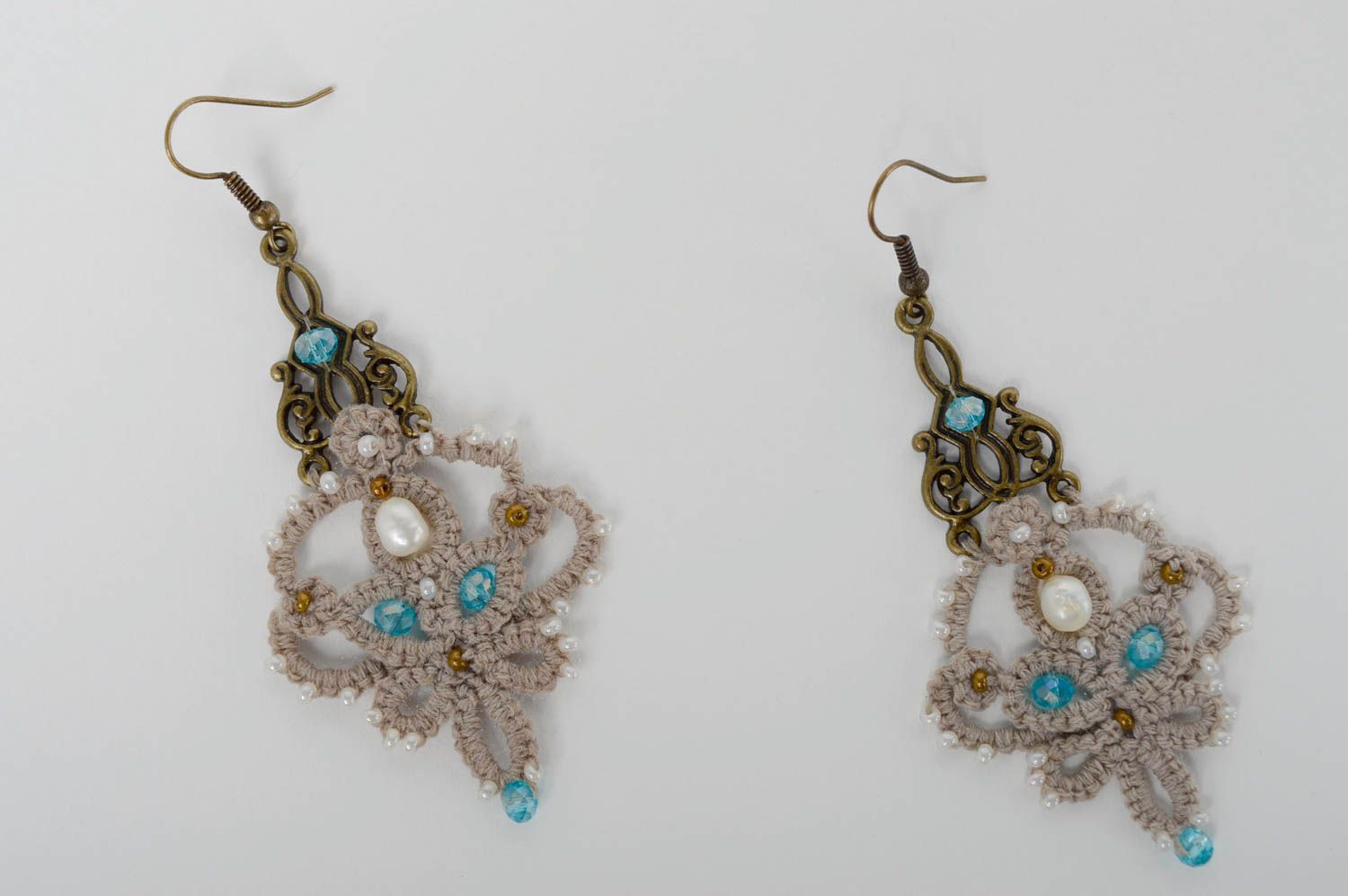 Lace beaded earrings photo 4