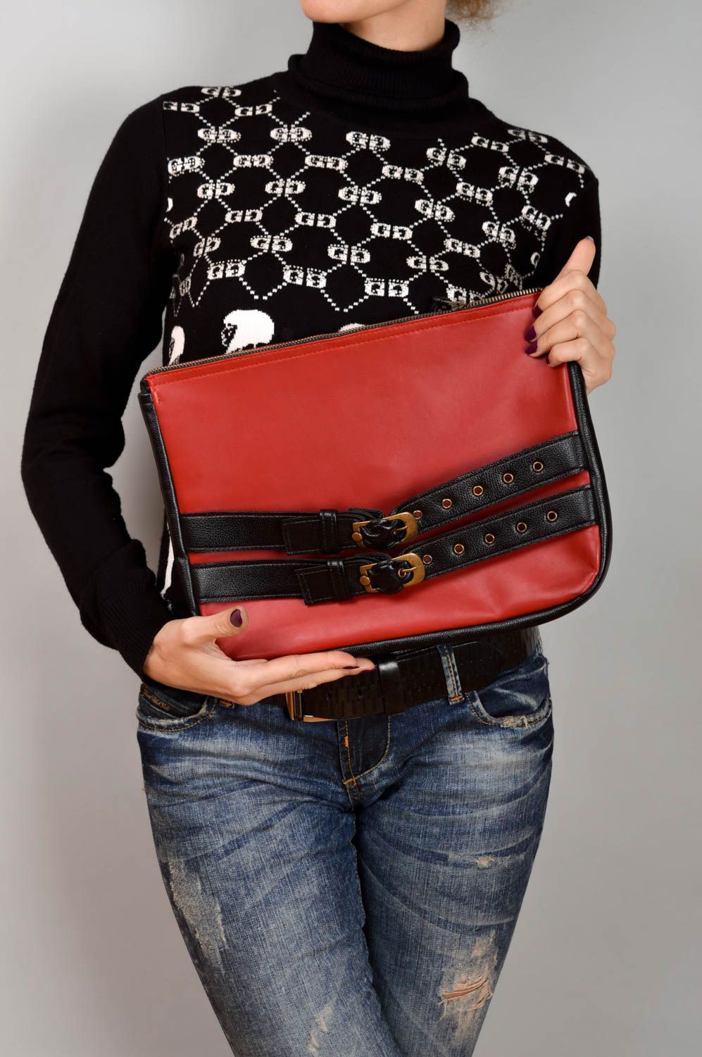 Bolso de mano negro y rojo clutch cartera hecho a mano accesorio de moda foto 5