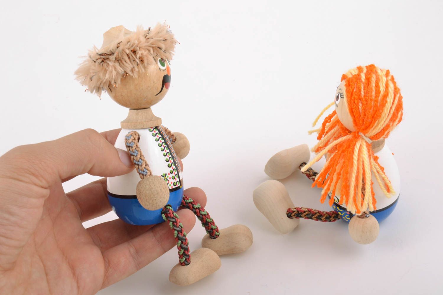 Авторские деревянные эко игрушки казак и казачка ручной работы 2 штуки для детей фото 3