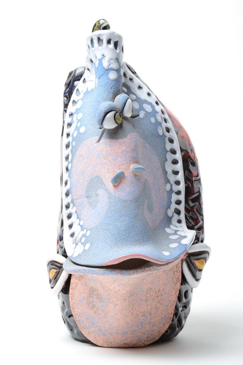Jarrón de cerámica decorativo con forma de pez pintado con pigmentos artesanal foto 2