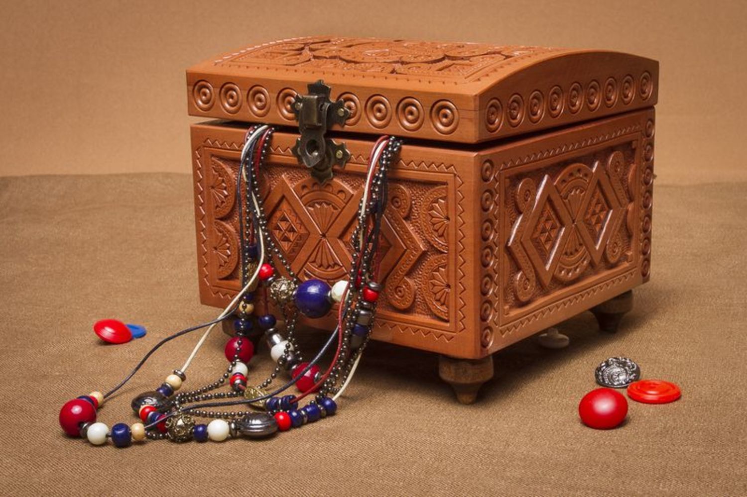Carved jewelry box photo 1