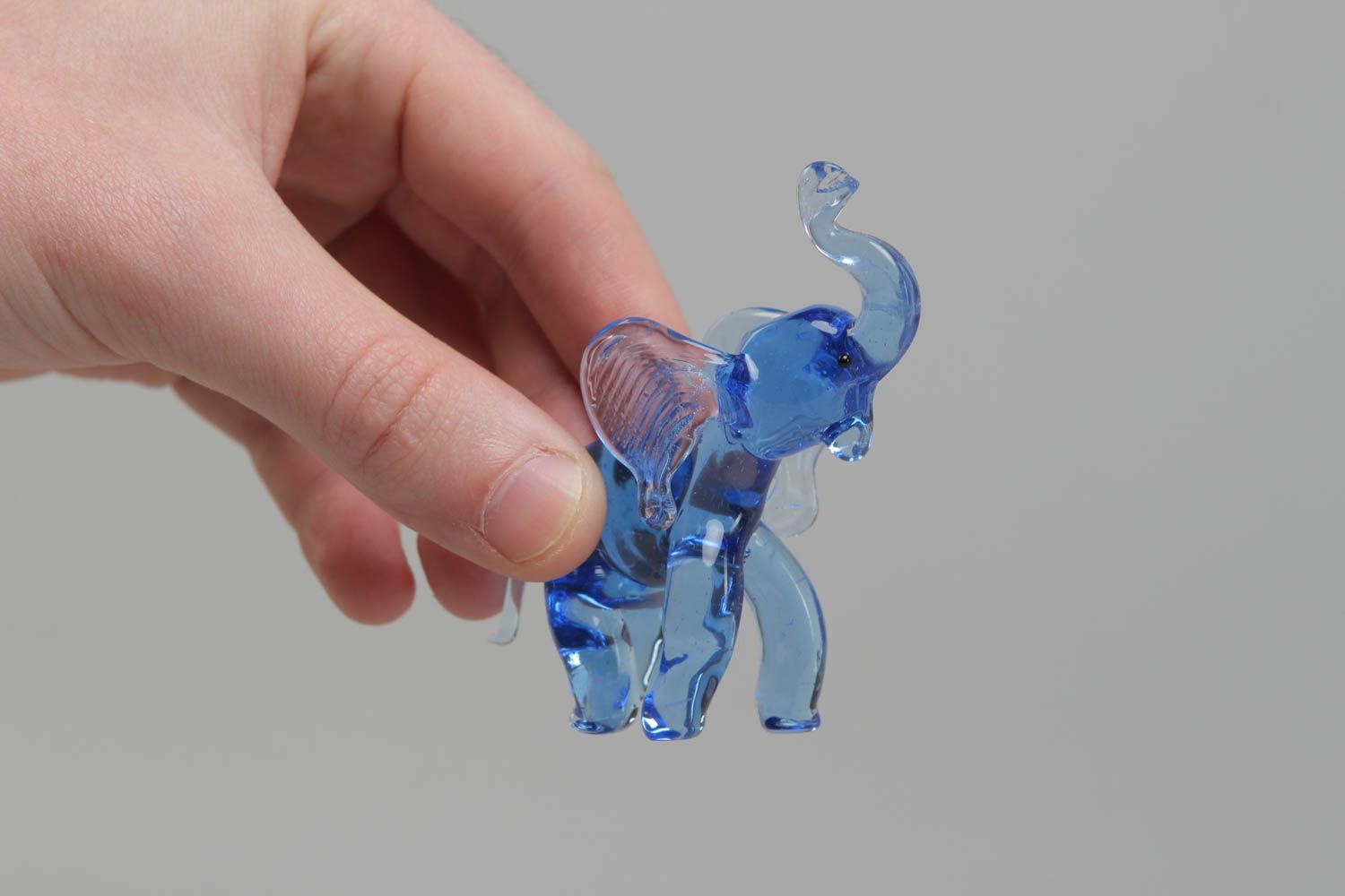 Figurine miniature en verre lampwork de créateur en forme d'éléphant faite main photo 4