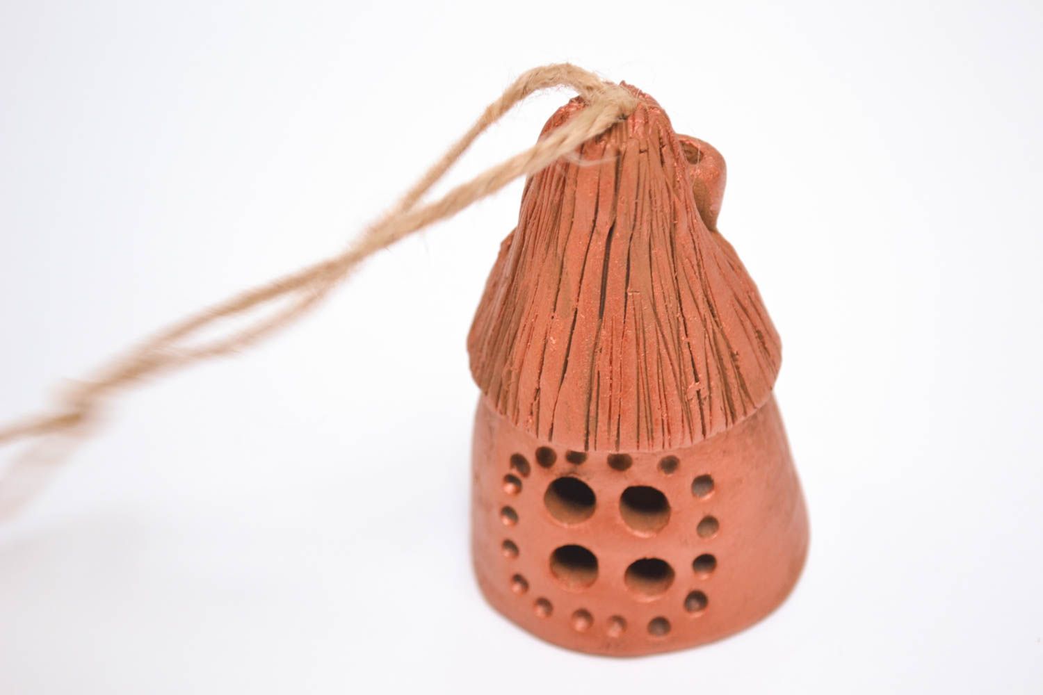 Колокольчик из глины ручной работы керамический колокольчик глиняный сувенир Дом фото 2