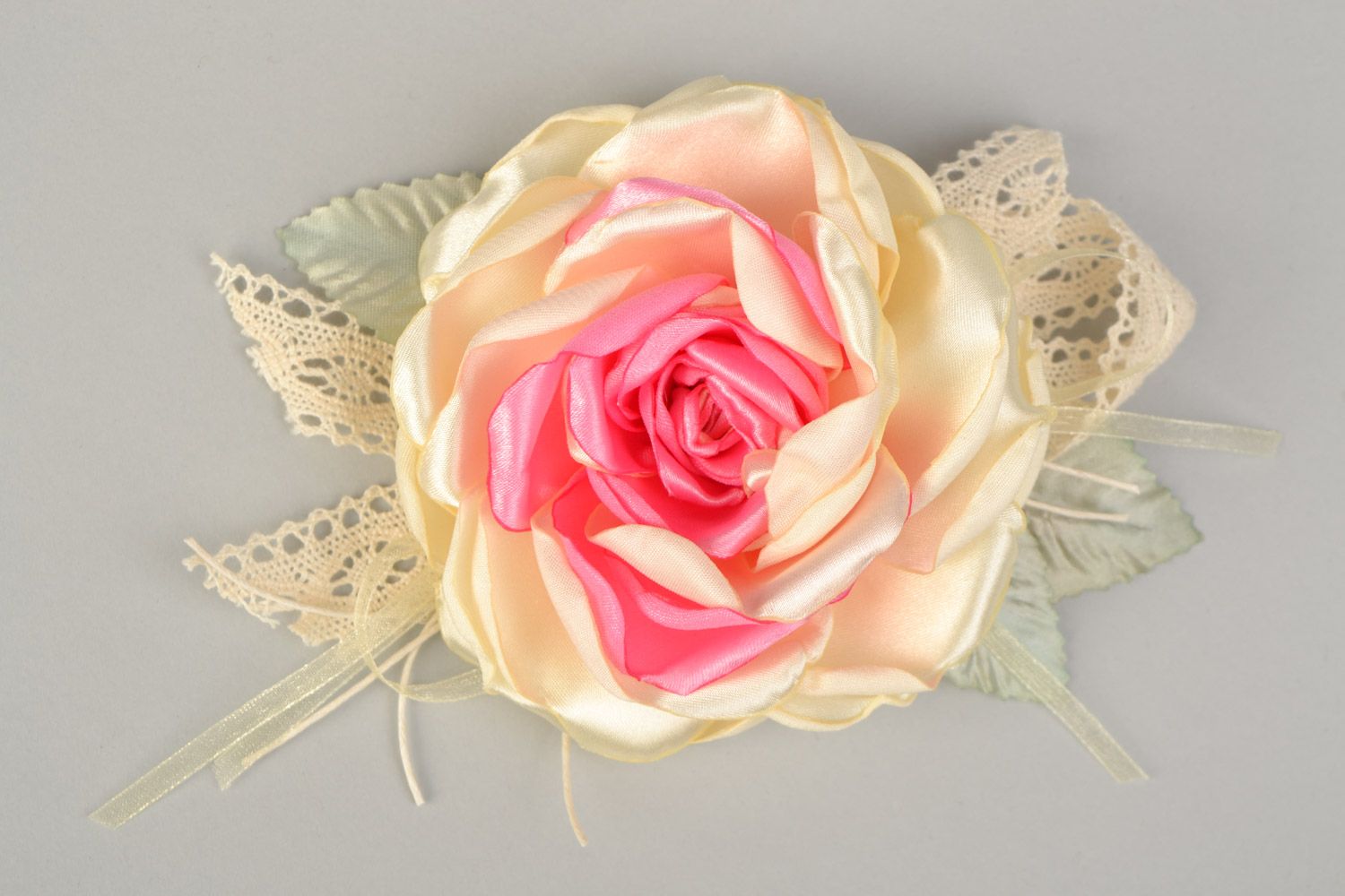 Роза из шелка и сатина красивый цветок из ткани ручной работы  фото 3