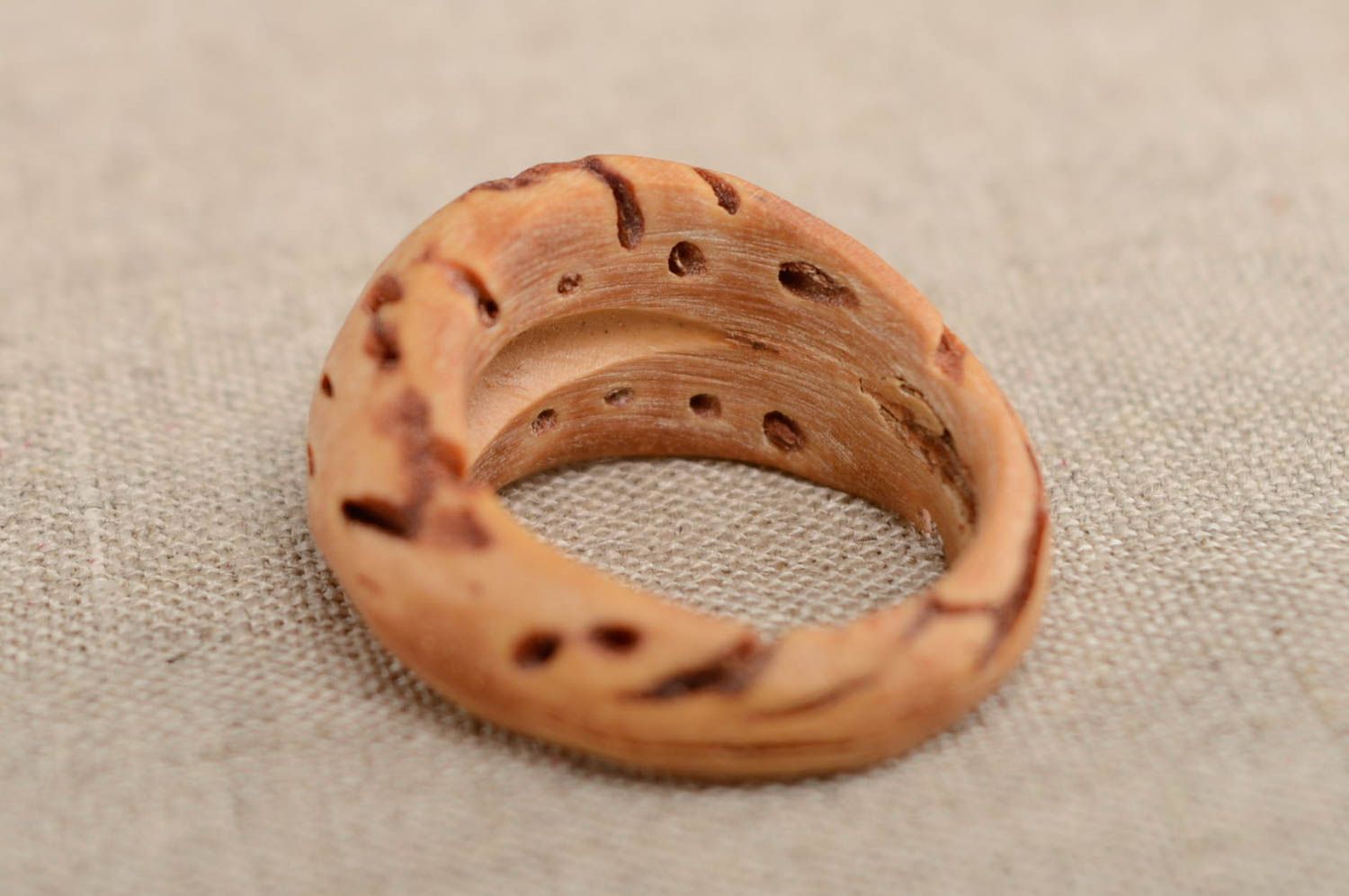 Holz Ring aus Pfirsichkern Durchmesser 13 mm foto 2