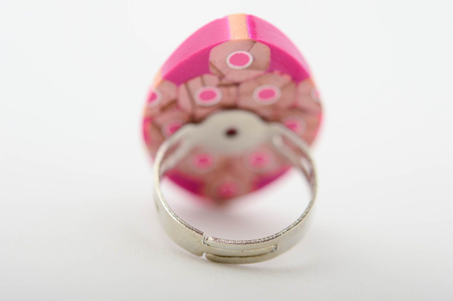 Украшение ручной работы розовое крупное кольцо из карандашей авторское кольцо фото 5