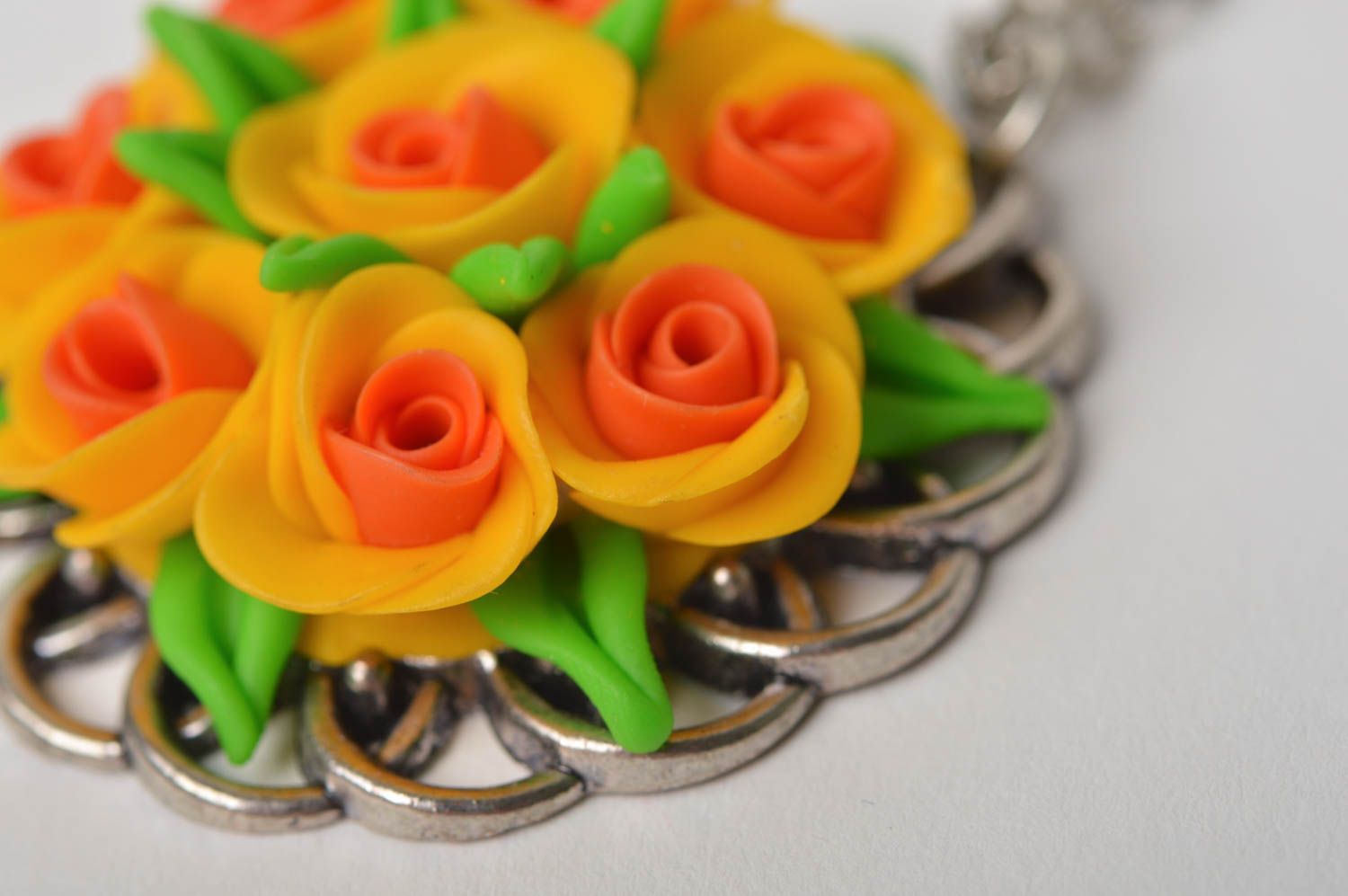 Beautiful handmade plastic pendant flower neck pendant cool jewelry designs photo 3