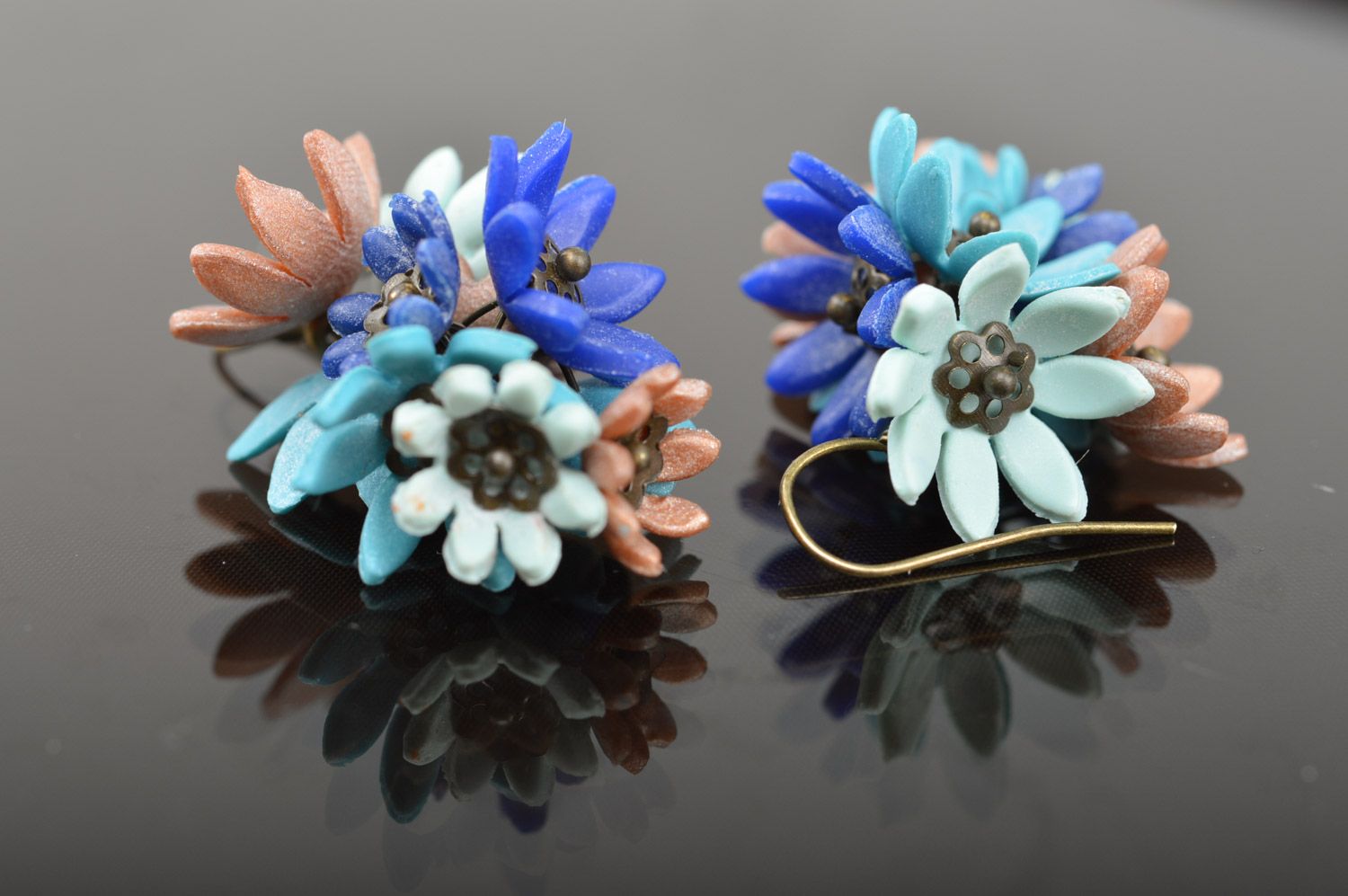 Handmade plastic dangle flower earrings with buttercups photo 2