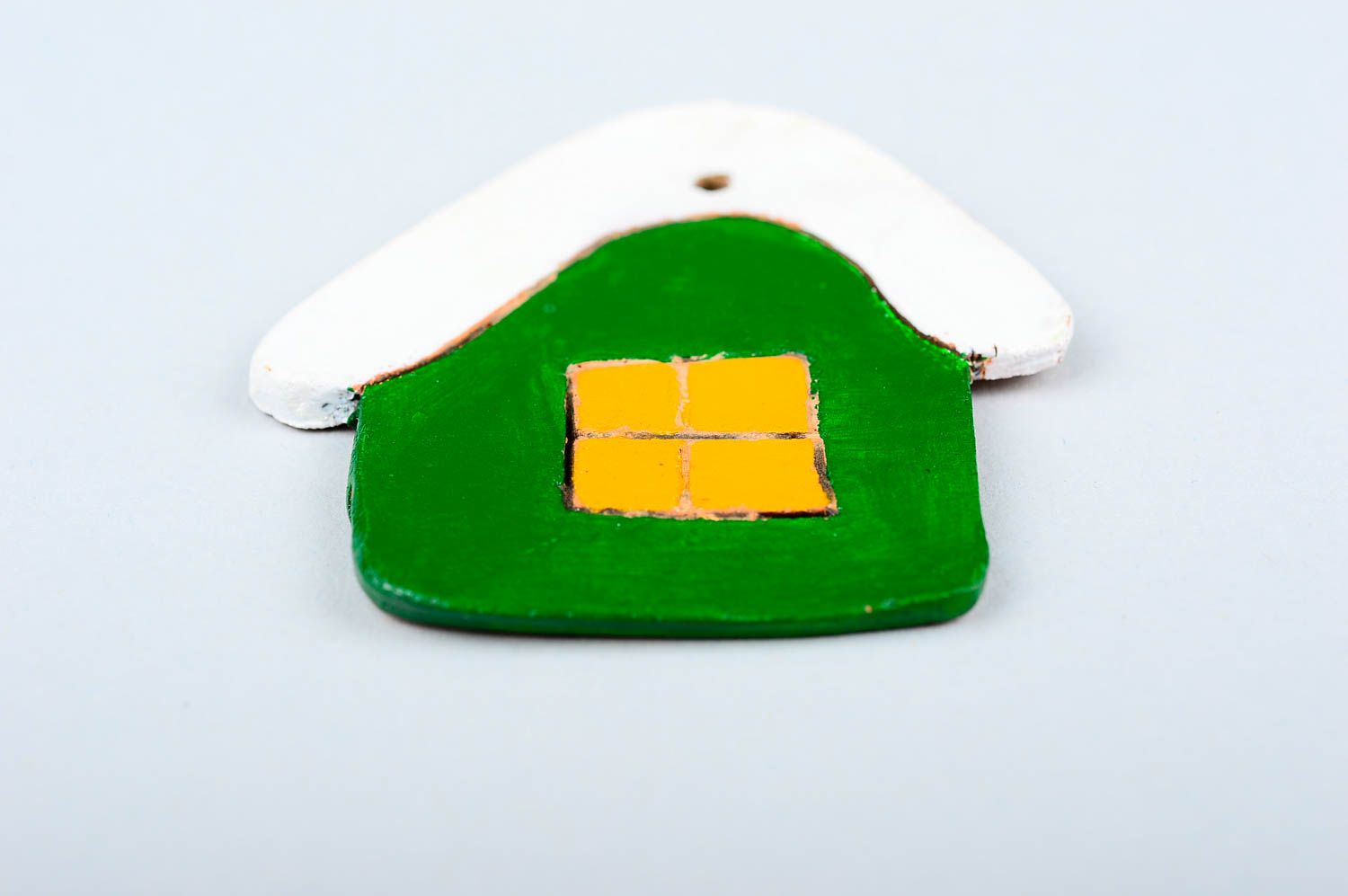 Игрушка на елку хэнд мэйд декор для дома глиняная игрушка в виде зеленого домика фото 3