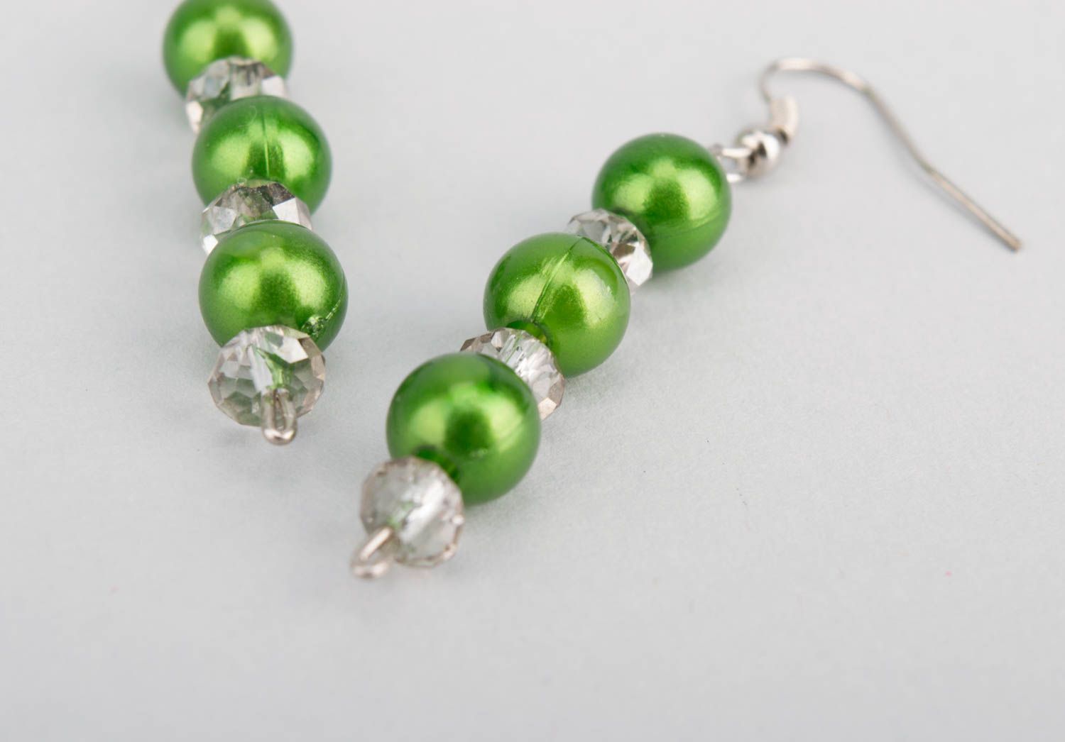 Boucles d'oreilles pendantes Bijou fait main vert perles Accessoire femme photo 4