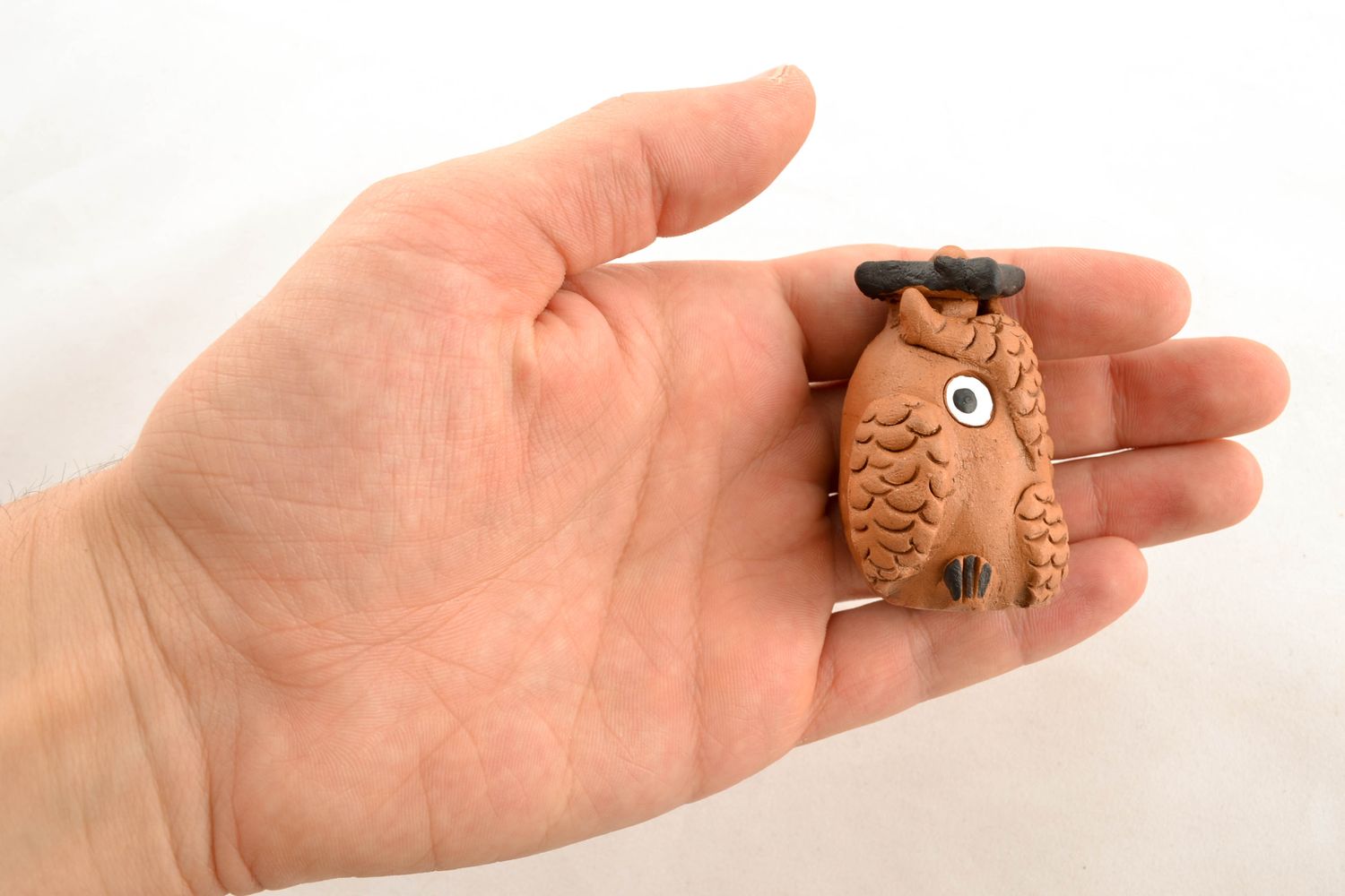 Figurine hibou sage en argile faite main photo 1