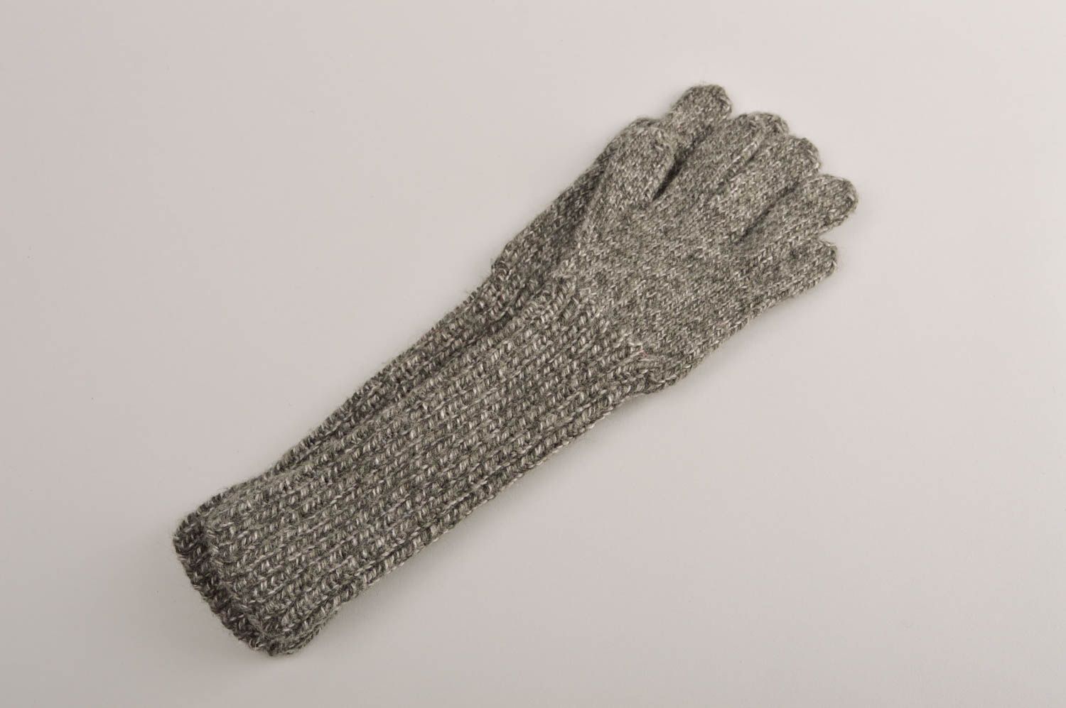 Перчатки ручной работы женские перчатки серые вязаные перчатки необычные фото 3