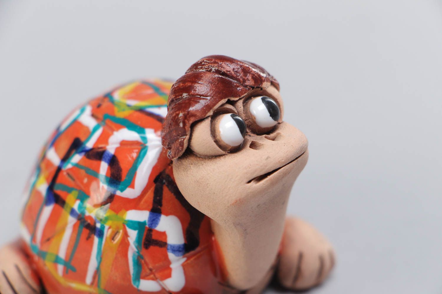 Kleine keramische Figur Schildkröte mit Acrylfarben Bemalung Handarbeit foto 4
