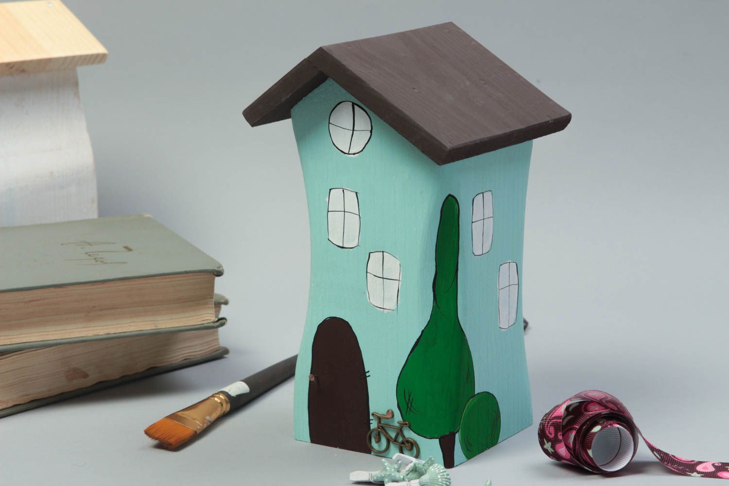 Maison miniature bleue faite main Figurine en bois décorative Cadeau original photo 1