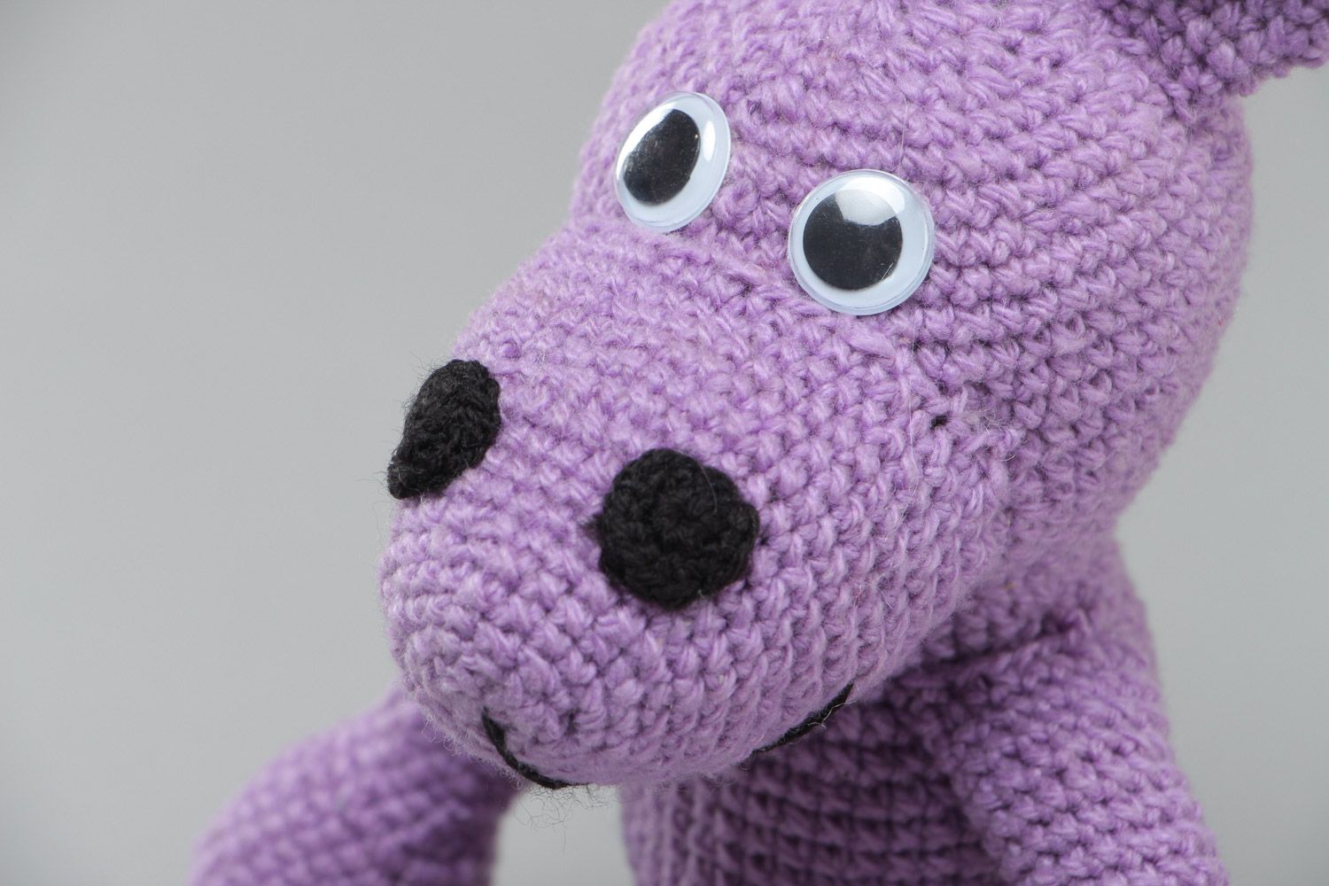 Petite peluche tricotée au crochet en forme d'hippopotame lilas faite main photo 3