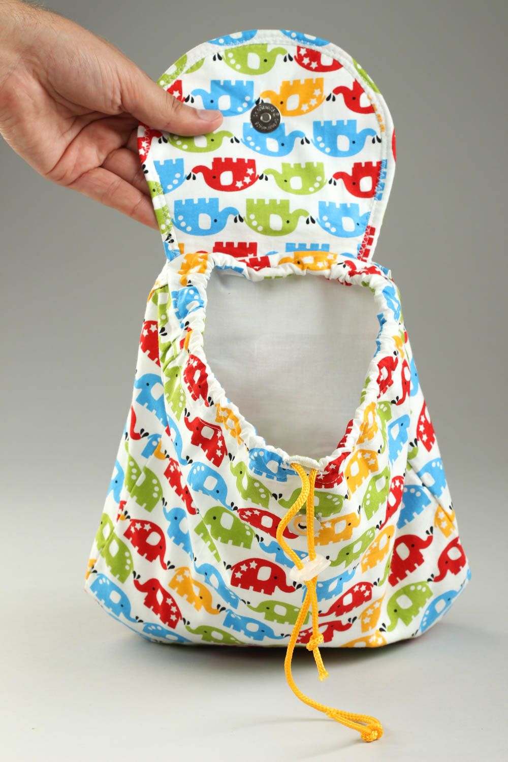 Mochila hecha a mano de textil regalo original bolso para niños con elefantitos foto 5
