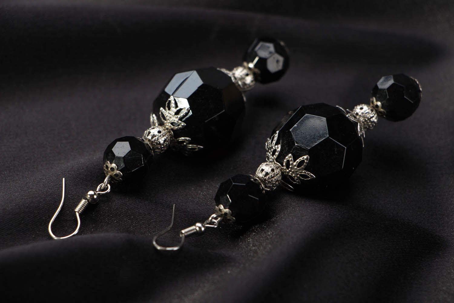 Earrings with large black beads photo 3