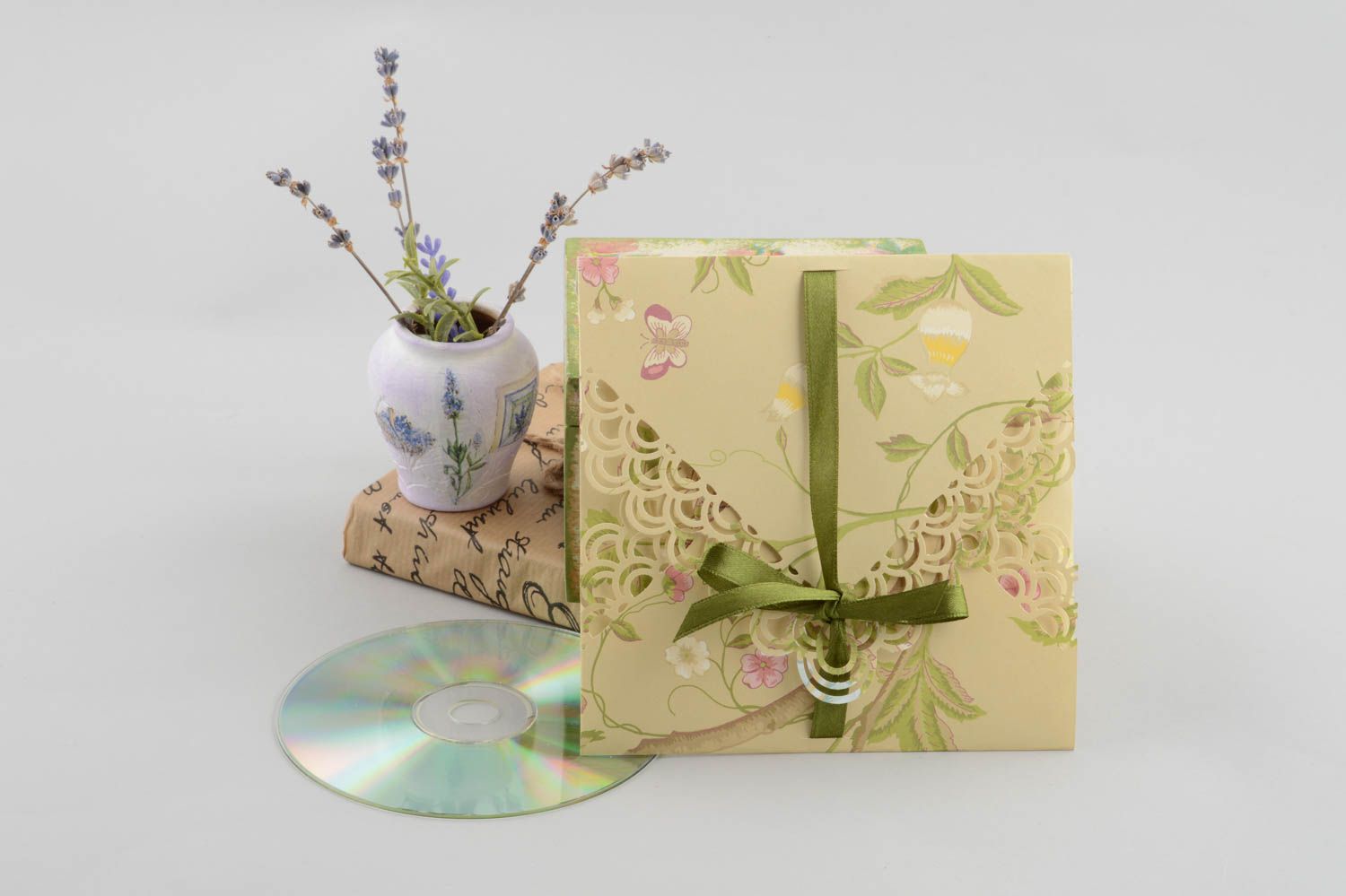 Sobre para CD artesanal con lazo decoración de regalo embalaje decorativo foto 1