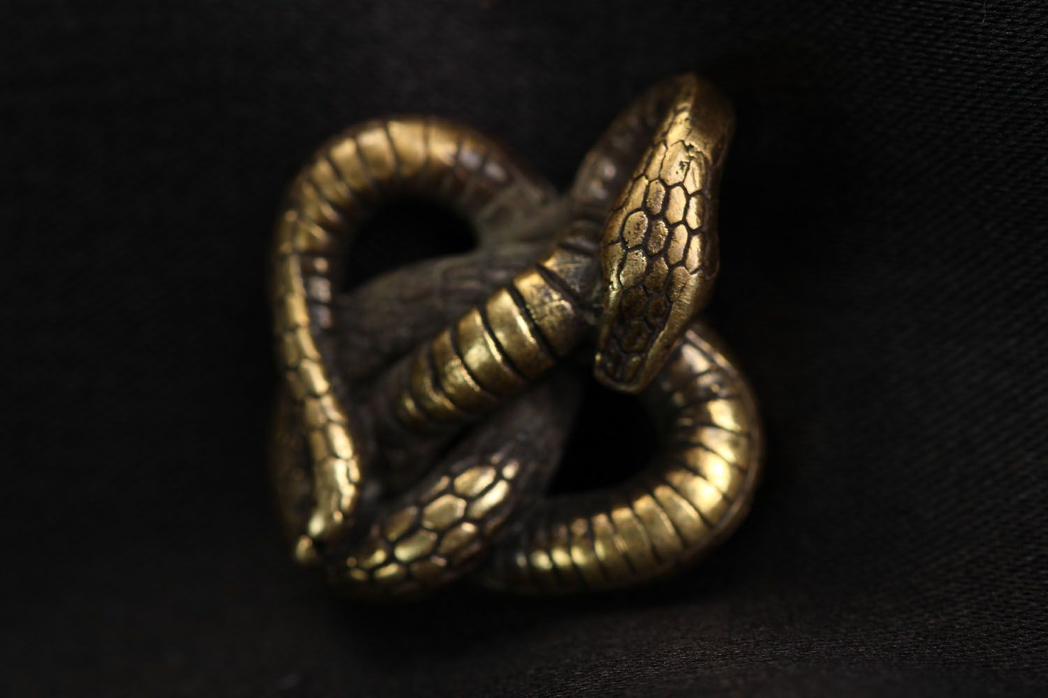 Pendentif serpent en bronze fait main photo 1