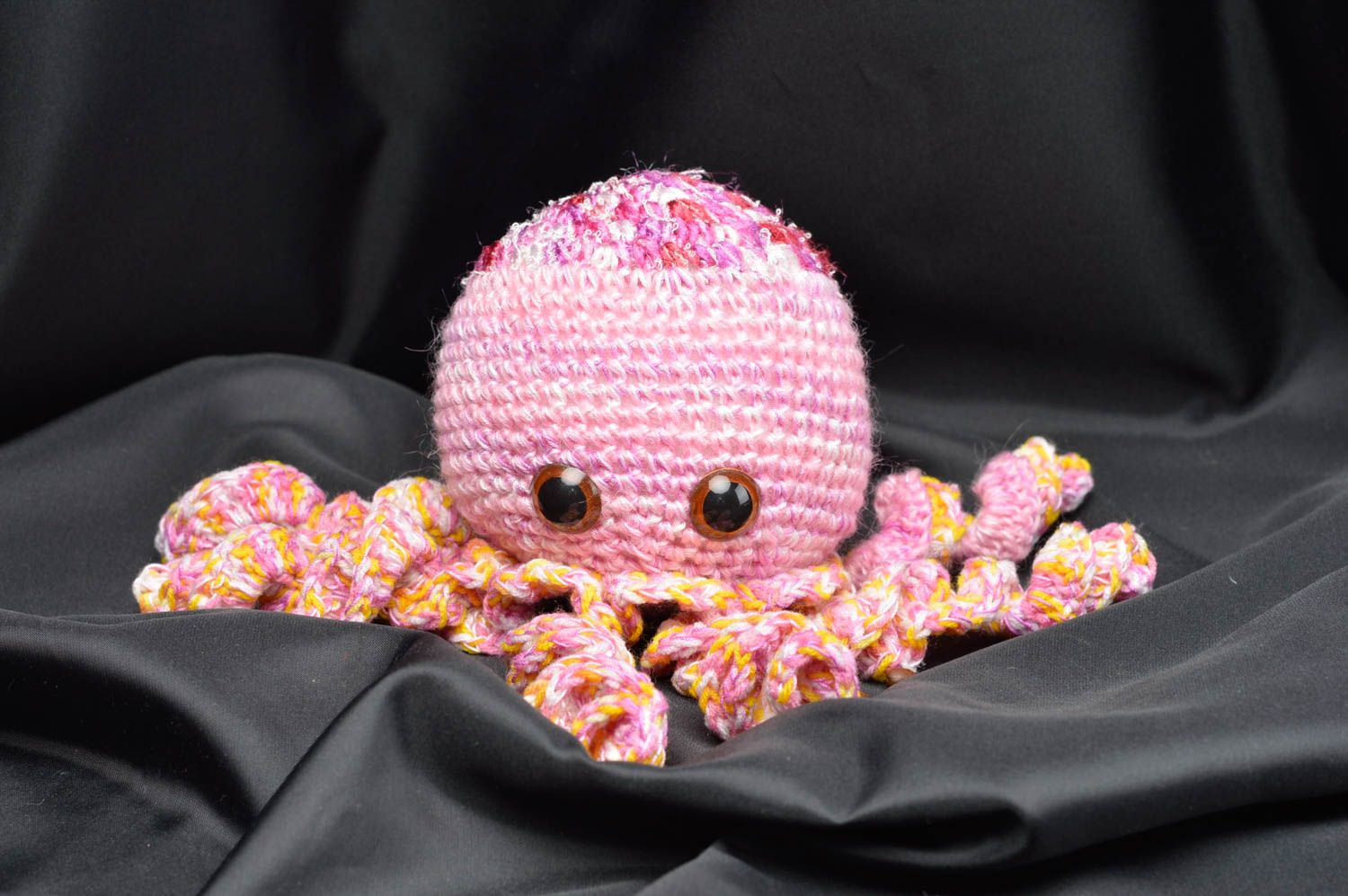 Мягкая вязаная игрушка осьминог розовый смешной красивый ручной работы фото 1