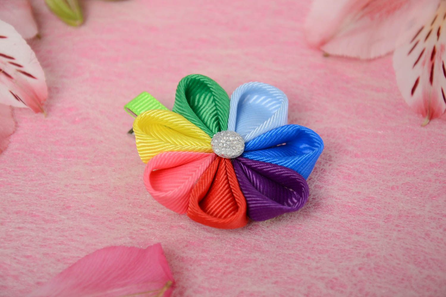Broche para el pelo con flor de cintas kanzashi artesanal multicolor para niña  foto 1