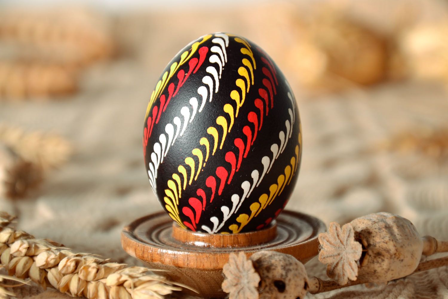 Handmade Easter egg with Lemko painting  photo 1