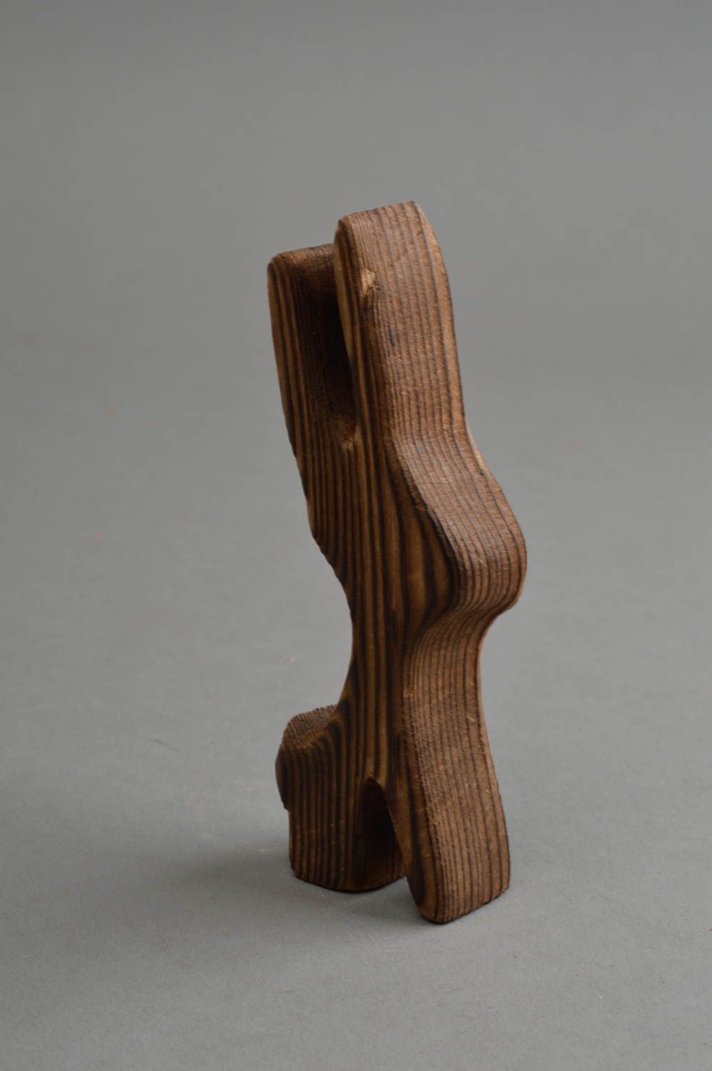 Figurine lièvre en bois de pin faite main écologique décorative originale photo 3