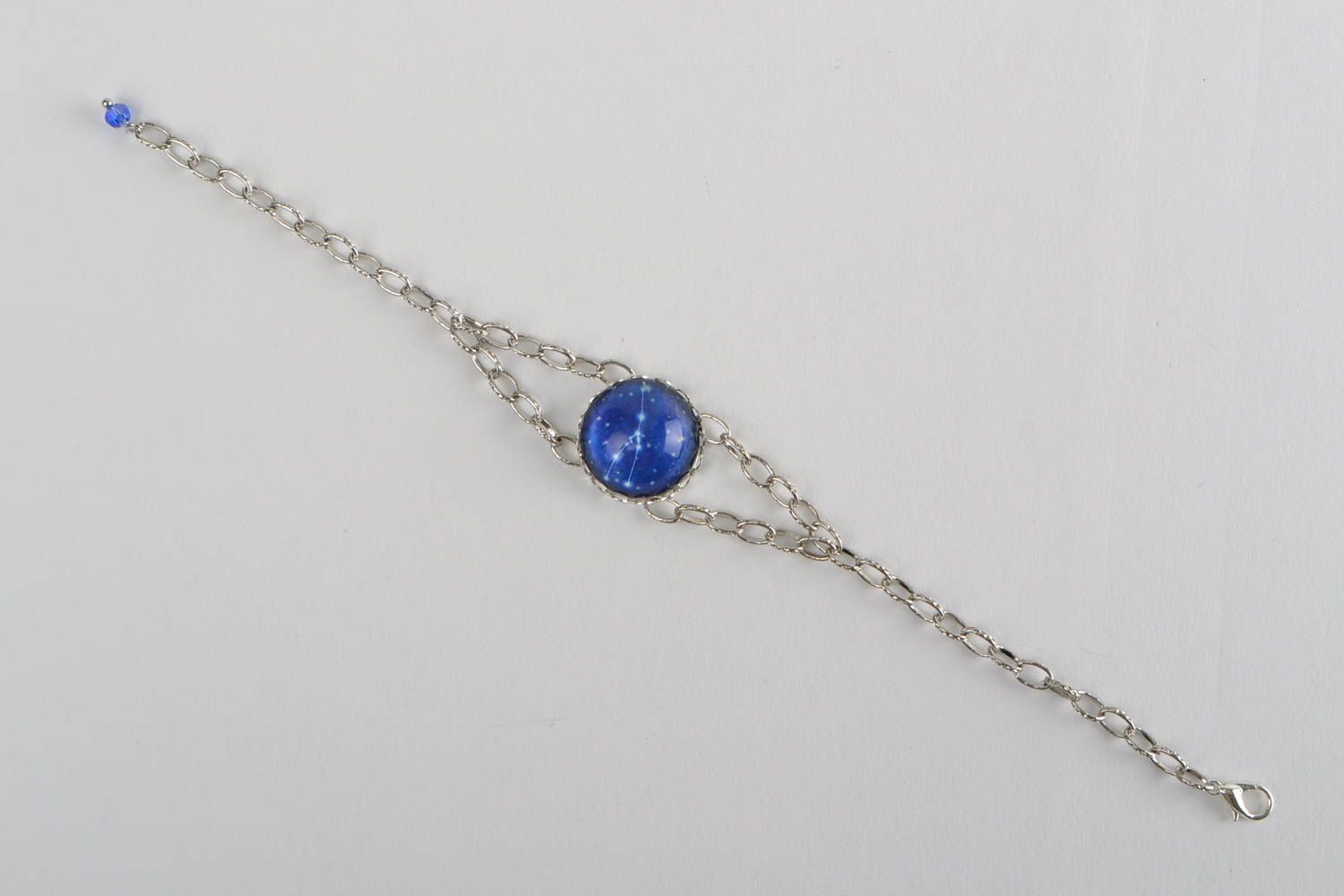 Bracelet en métal et verre mince bleu fait main signe du zodiaque Taureau  photo 3