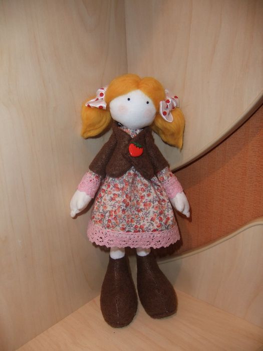 Belle poupée en tissu naturel Annie rousse décorative et pour enfant faite main photo 5
