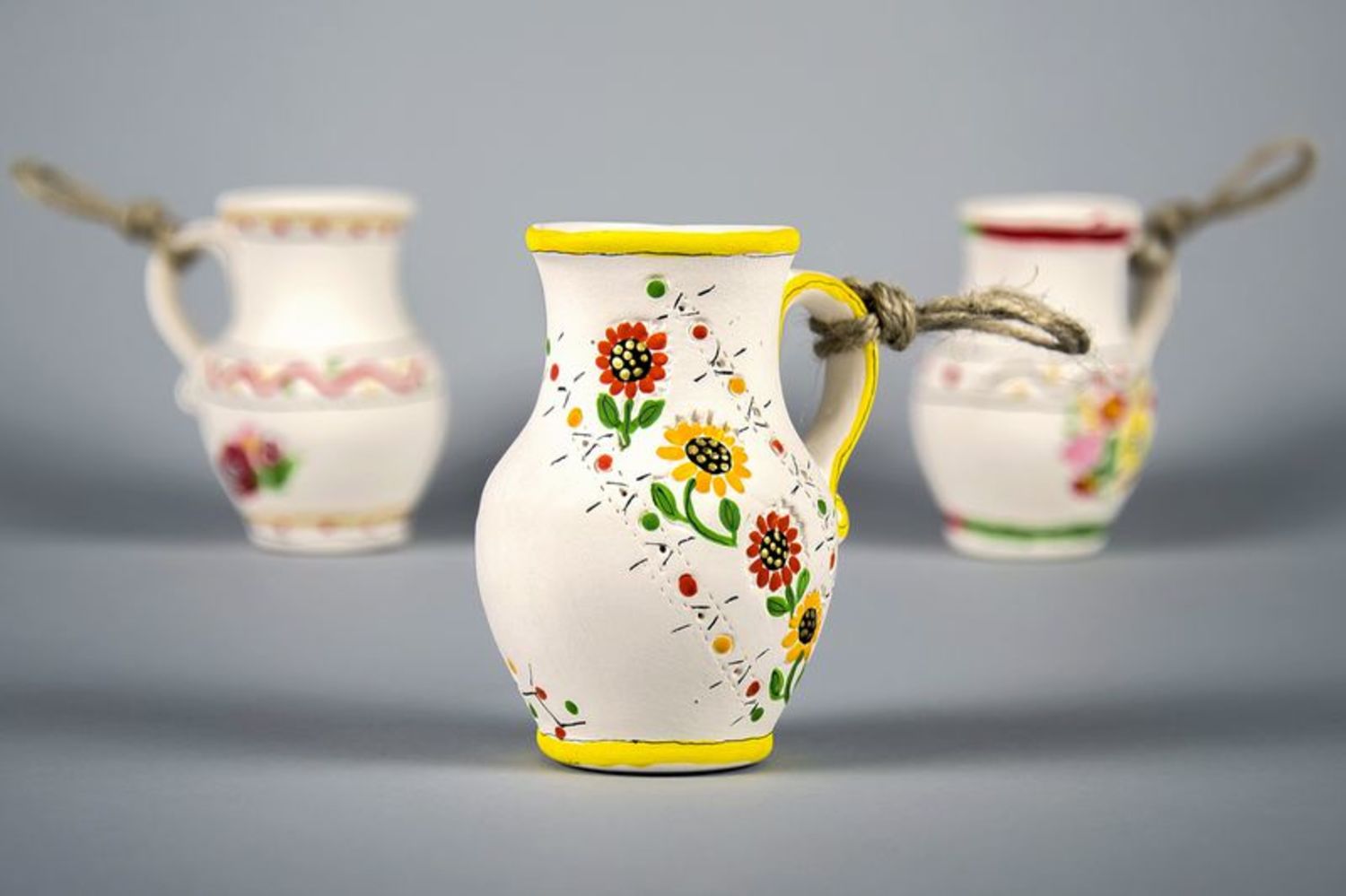 3,5 inches jug on the rope in white and yellow colors with floral design for décor 0,21 lb photo 3