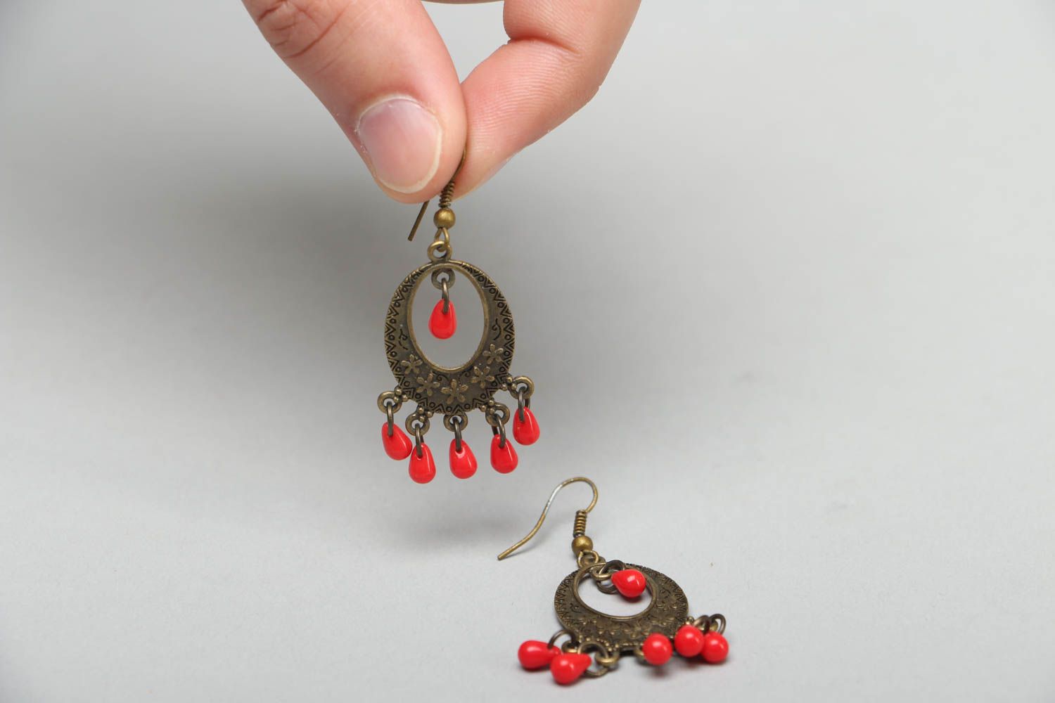 Gypsy metal earrings with red beads photo 3