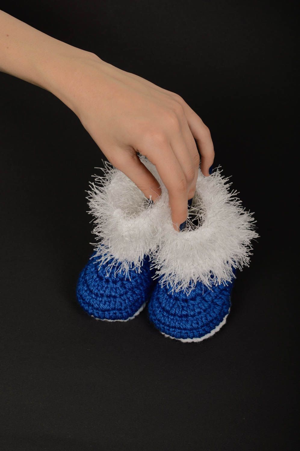 Chaussons bébé faits main Pantoufles tricot bleues Accessoire bébé design photo 5