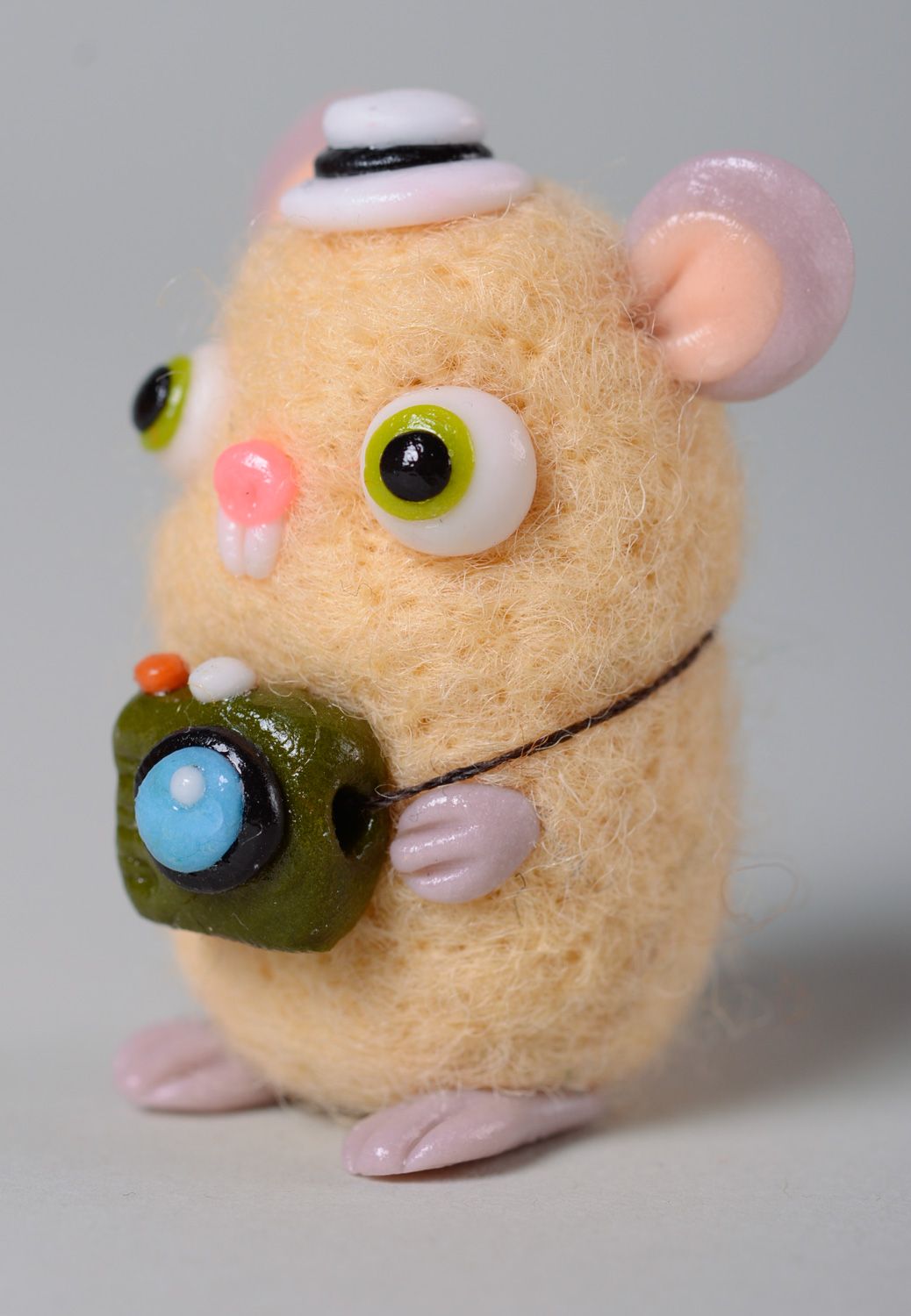 Миниатюрная валяная игрушка карманный друг мышь-фотограф фото 2