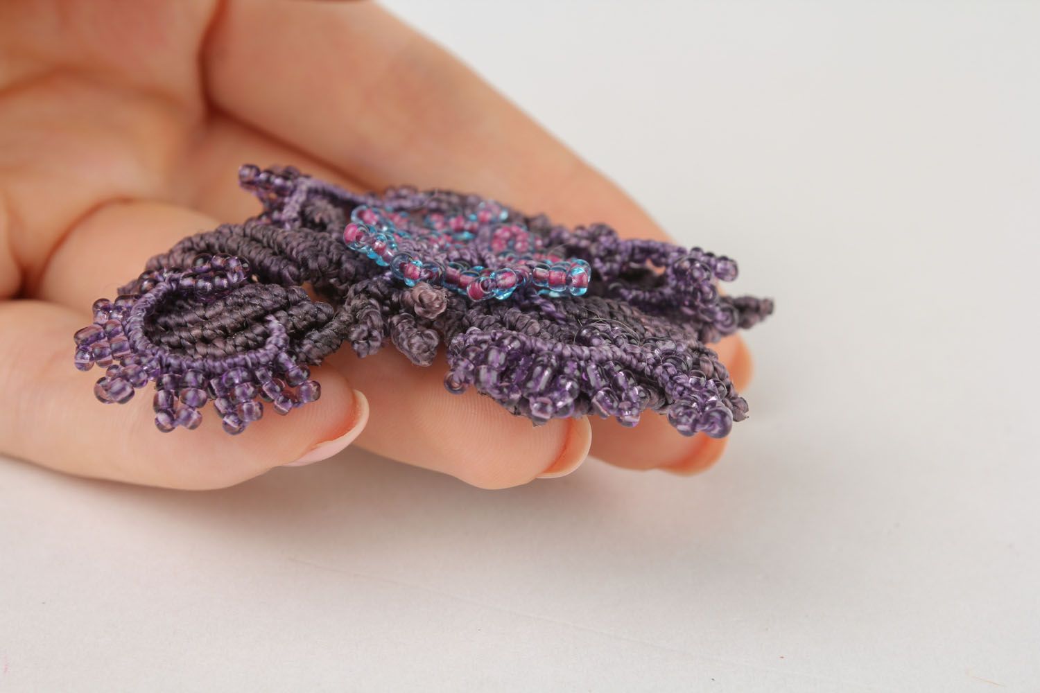Фиолетовая плетеная брошь Цветок фото 4