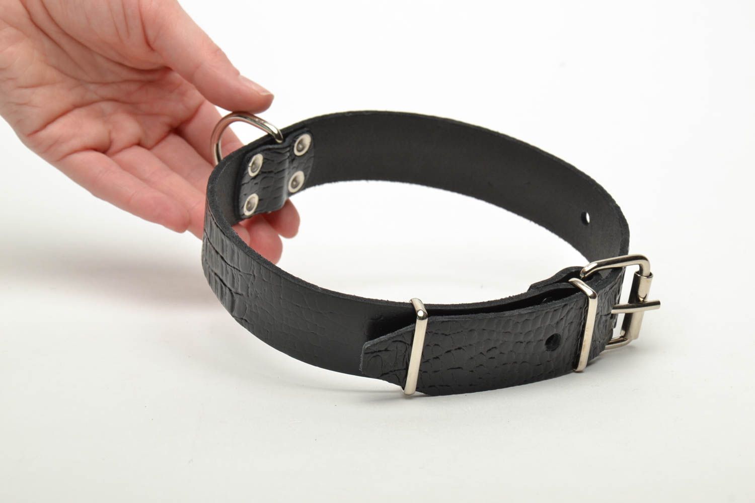 Leather dog collar with adjustable length photo 5