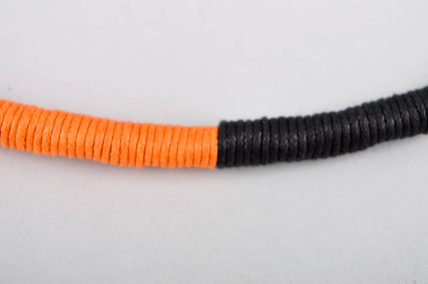 Колье ручной работы колье из веревки украшение на шею оранжево-черное авторское фото 3