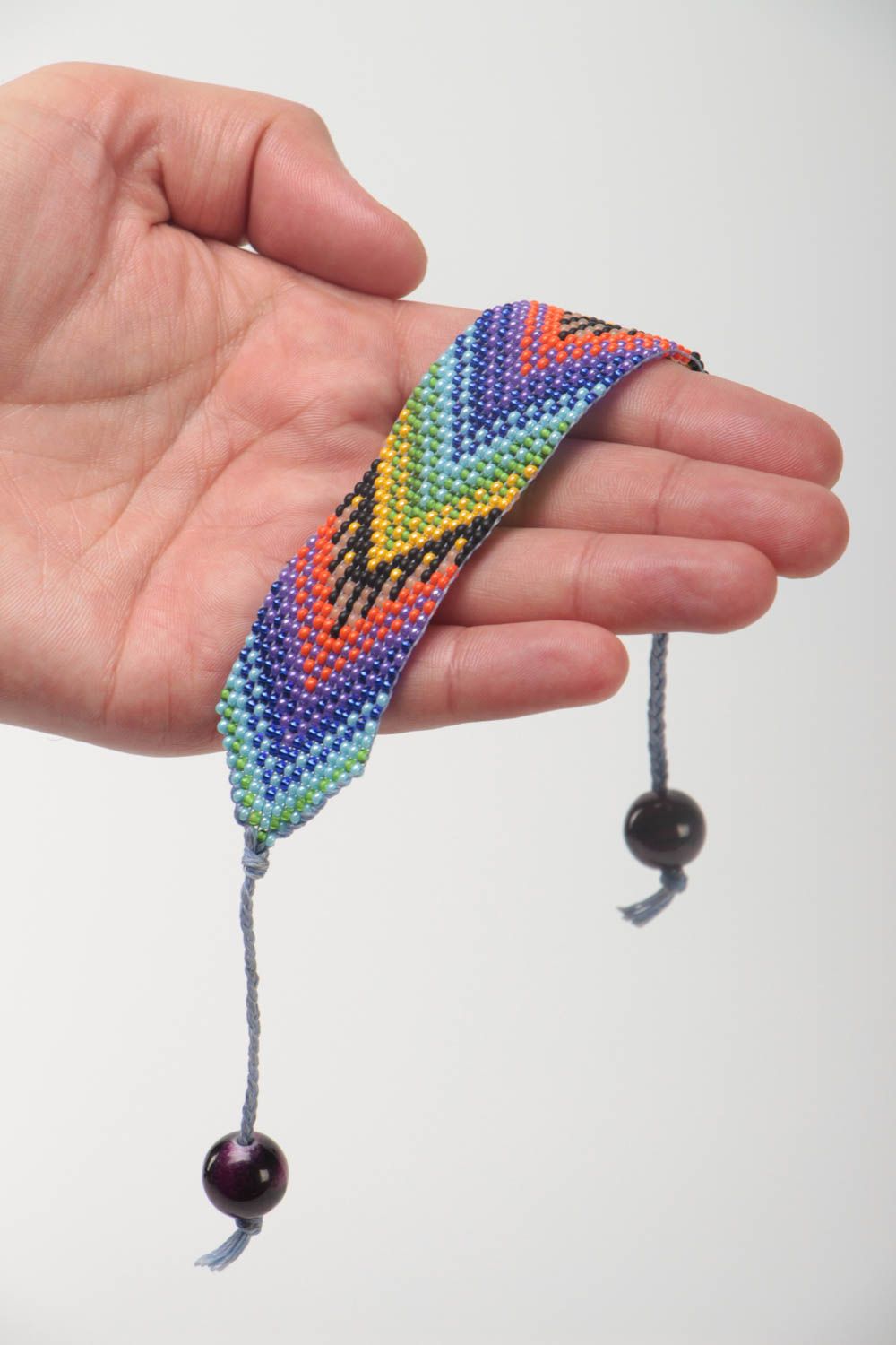Радужный браслет из бисера фенечка на завязках разноцветный ручной работы фото 5