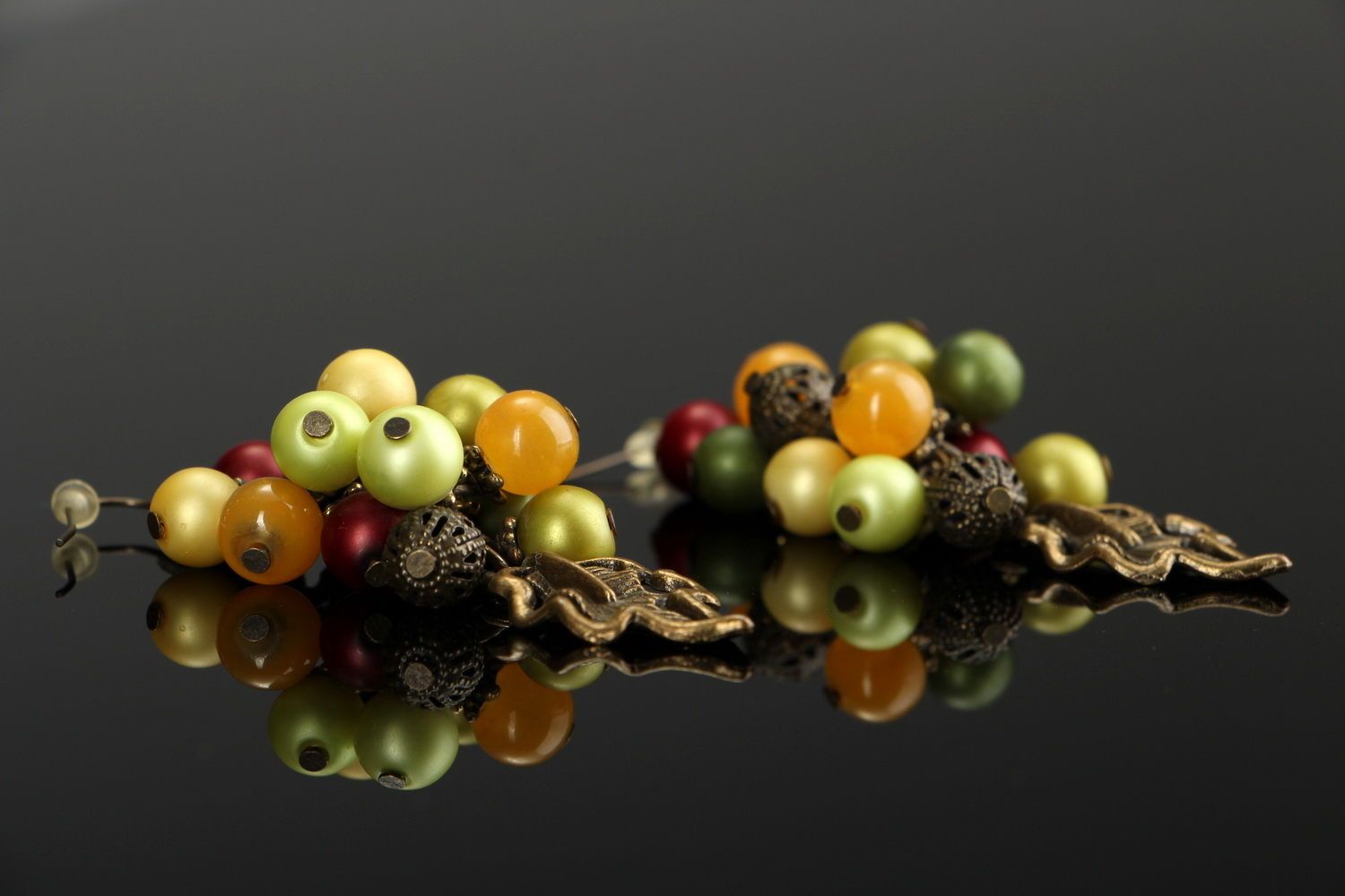 Brincos com pérolas de cerâmica Videira de uvas foto 3