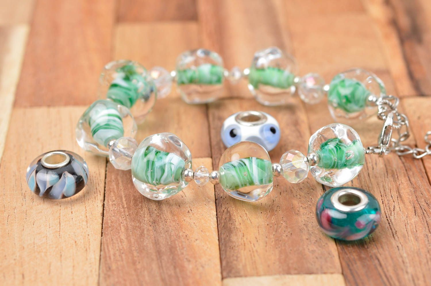 Bracelet verre Bijou fait main design perles transparentes Accessoire femme photo 1