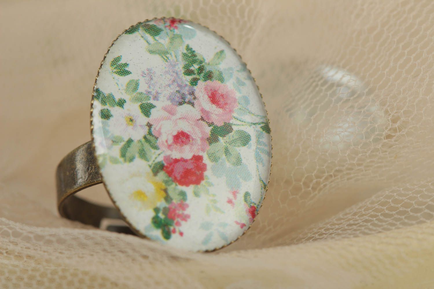 Handmade open glass glaze seal ring of oval shape with flowers photo 1