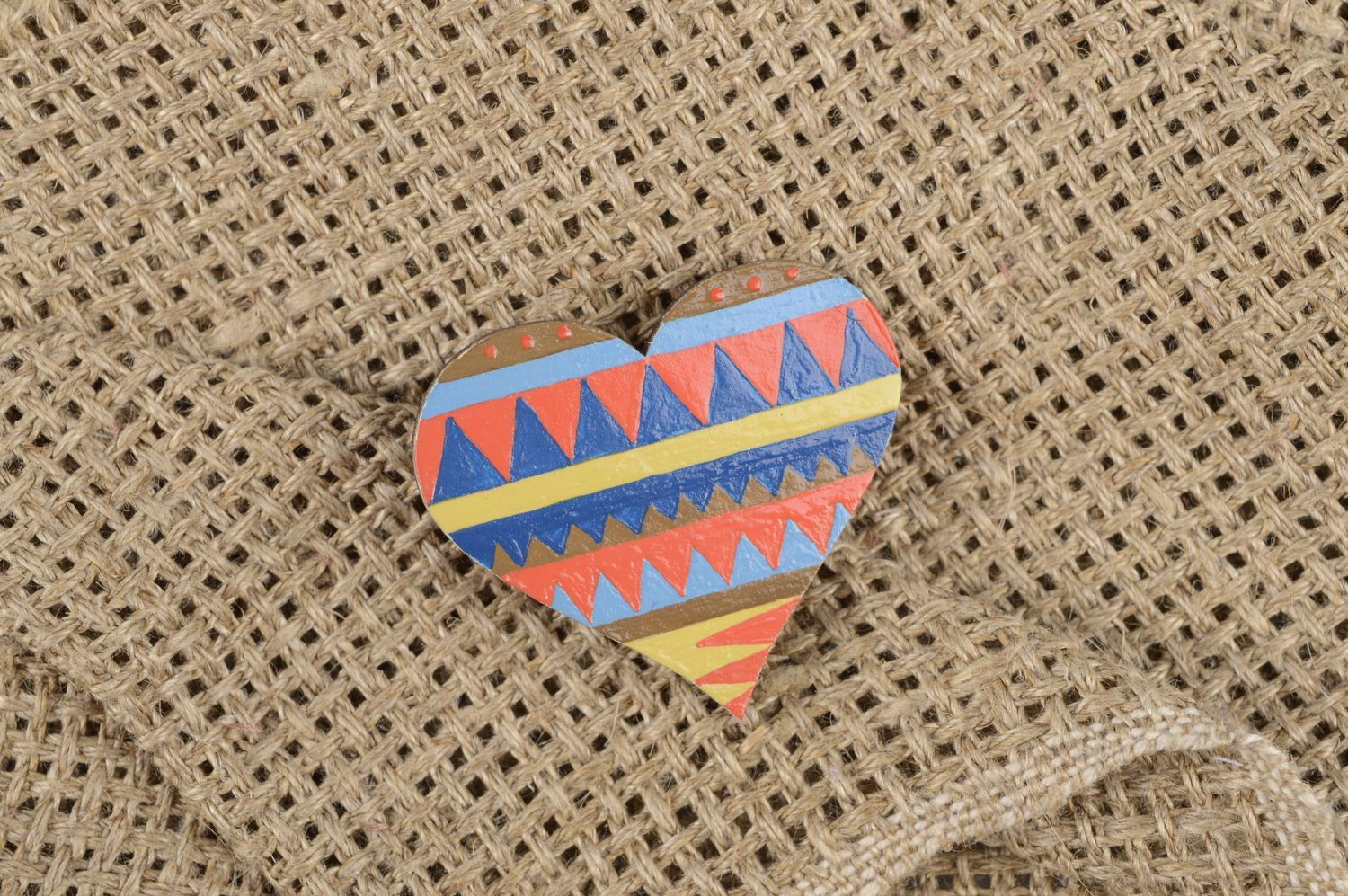 Broche de madera elegante artesanal adorno para ropa regalo original corazón foto 1