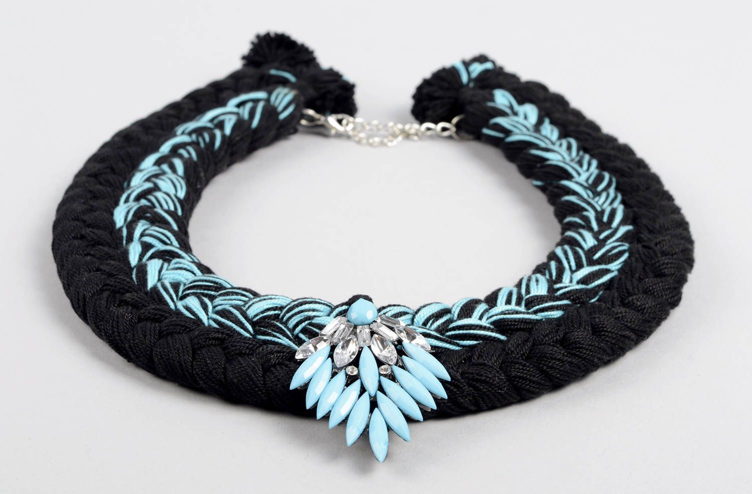 Handmade Halskette für Frauen Stoff Halskette Designer Schmuck schwarz blau foto 2