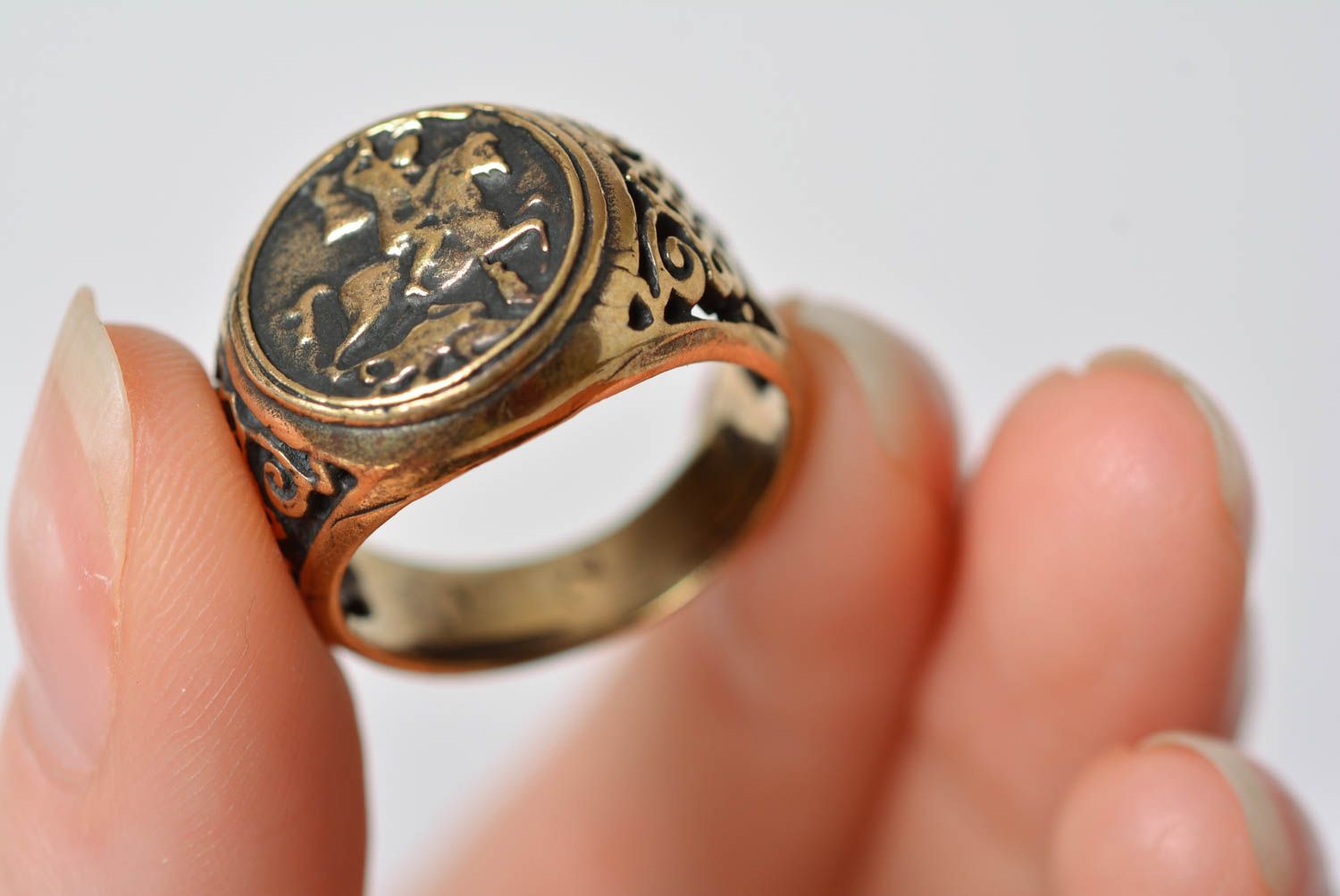 Перстень из бронзы ручной работы литой с Георгием Победоносцем для мужчины фото 2